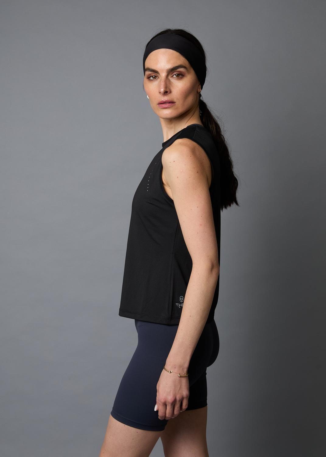 Polera Satis Black FeatherLite™-5