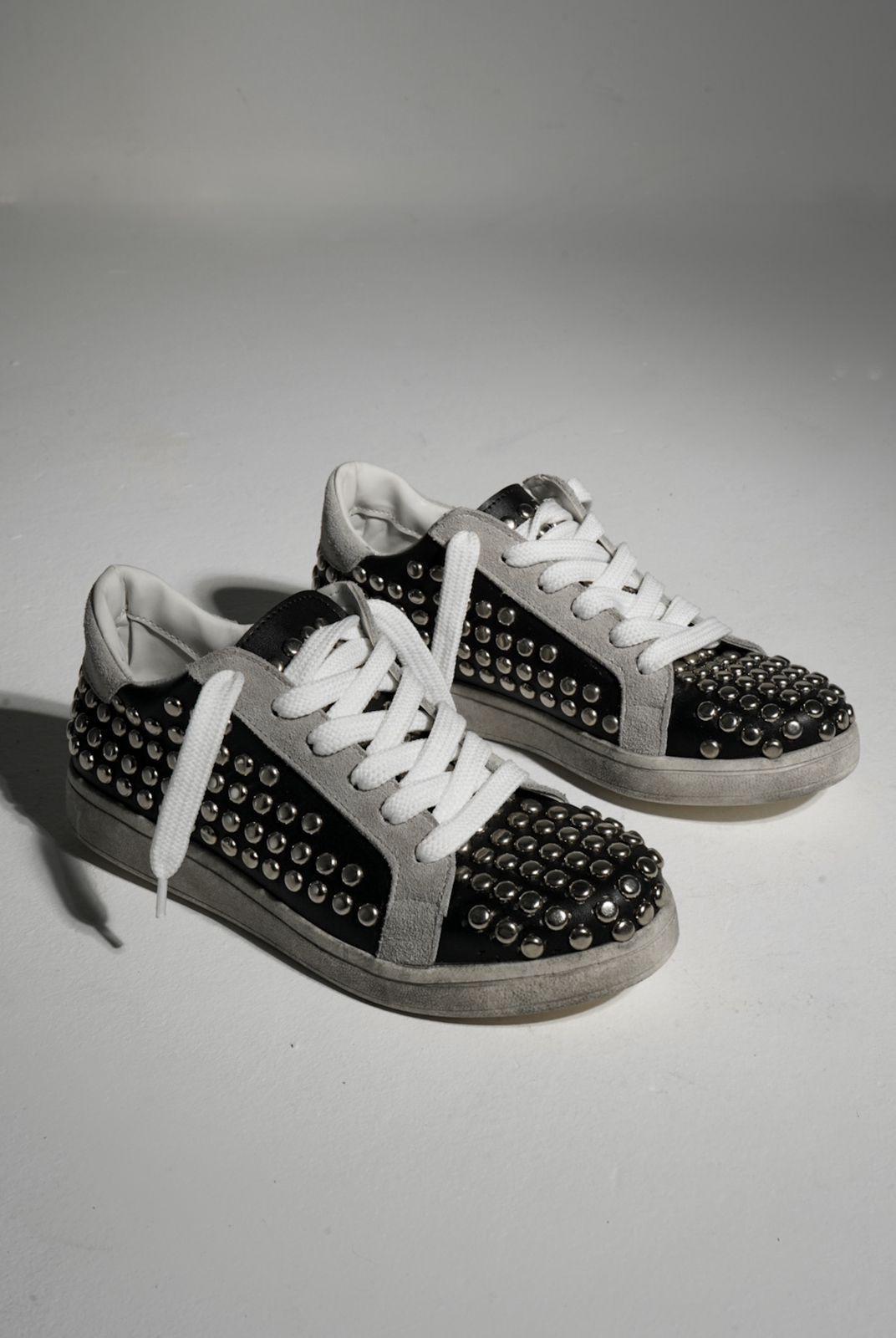 Zapatilla Urbana Muje Con Tachas Cuero Argentino Roxy Negro-1