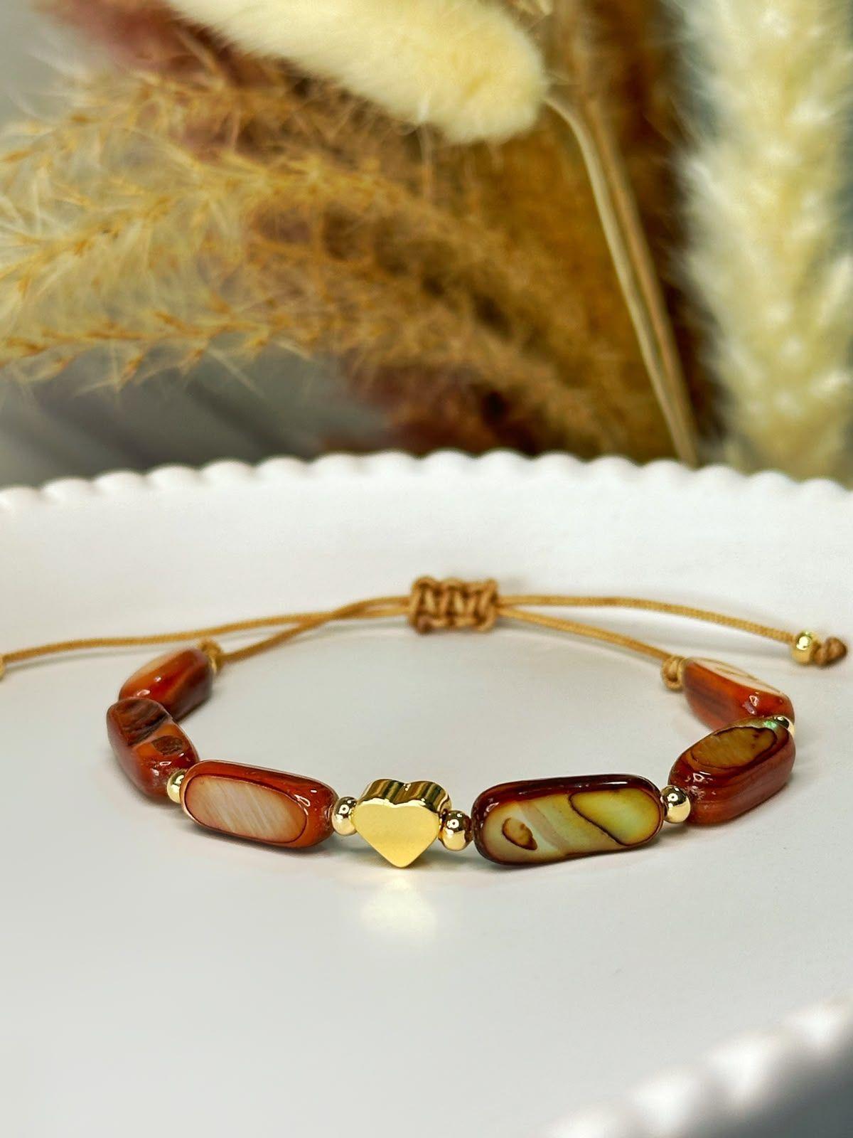 Pulsera Baño de Oro 18K con Charm Santy beige nacar blanco corazon-2