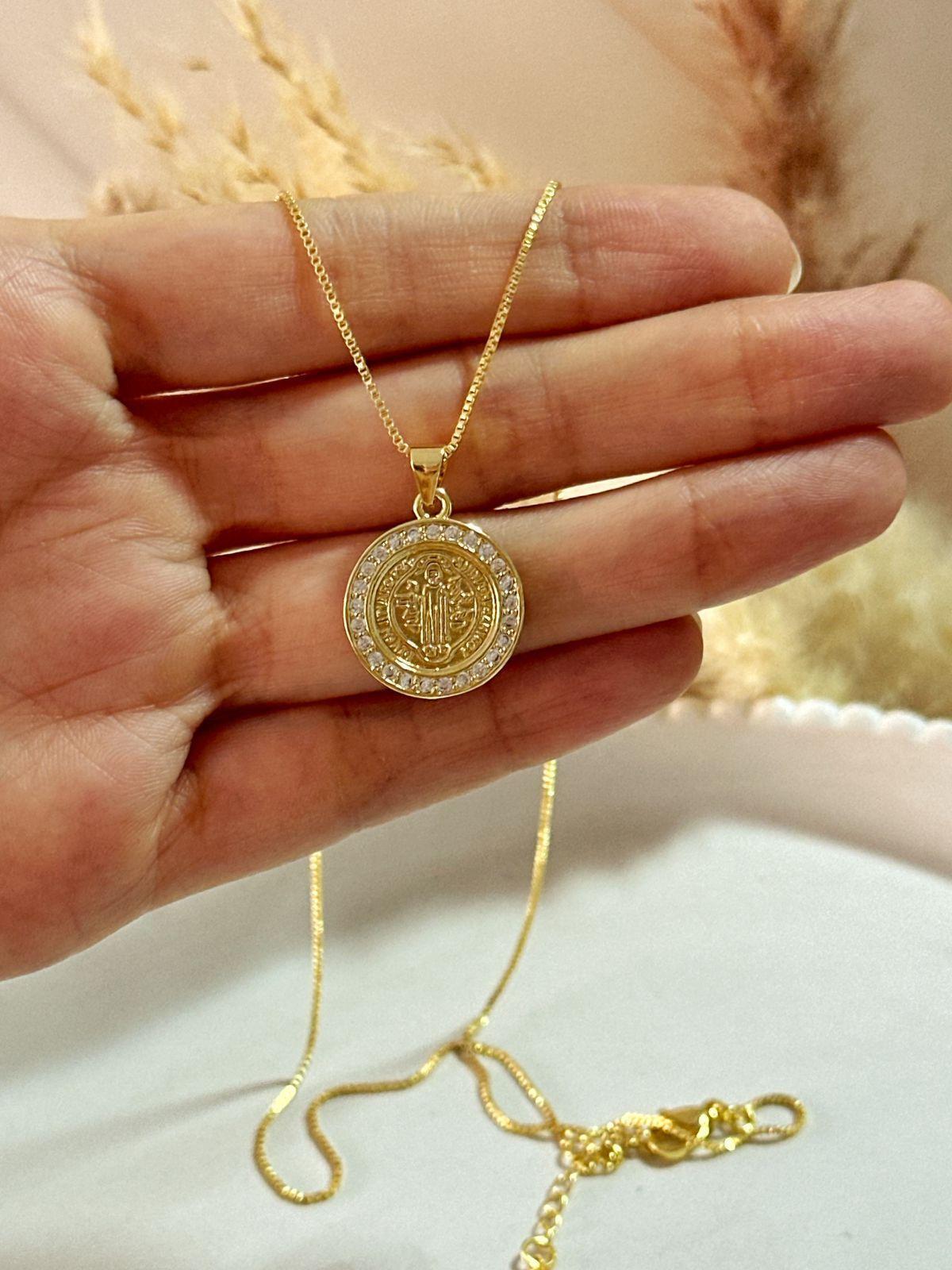 Collar Medalla San Benito Baño de Oro 18K Protección-4