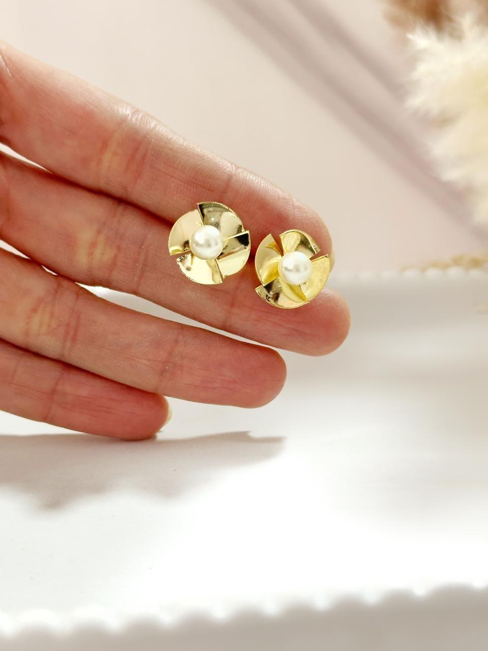Aros fiorella baño de oro tendencia gold dorado mujer brillo flor perla-2