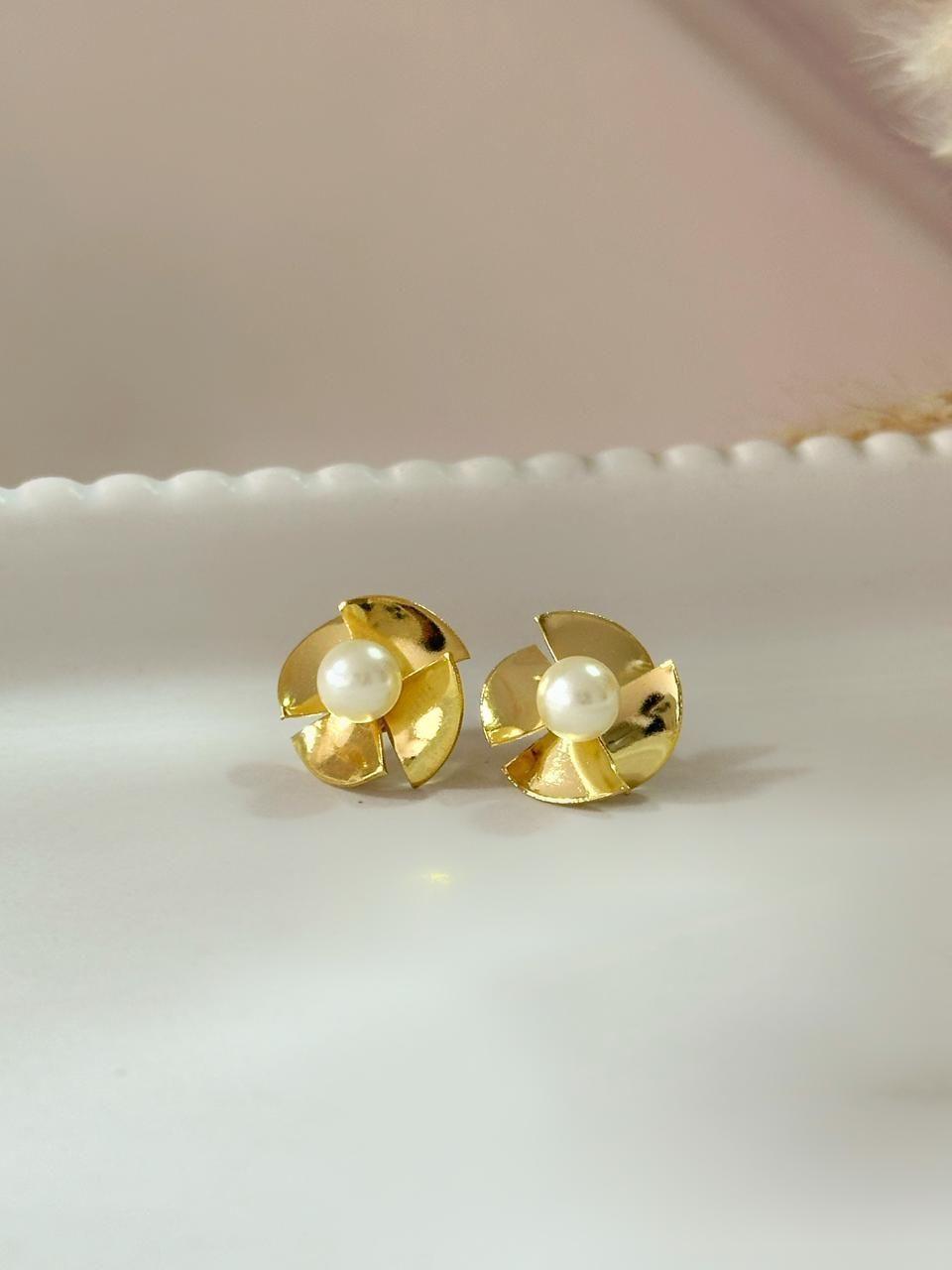 Aros fiorella baño de oro tendencia gold dorado mujer brillo flor perla-3