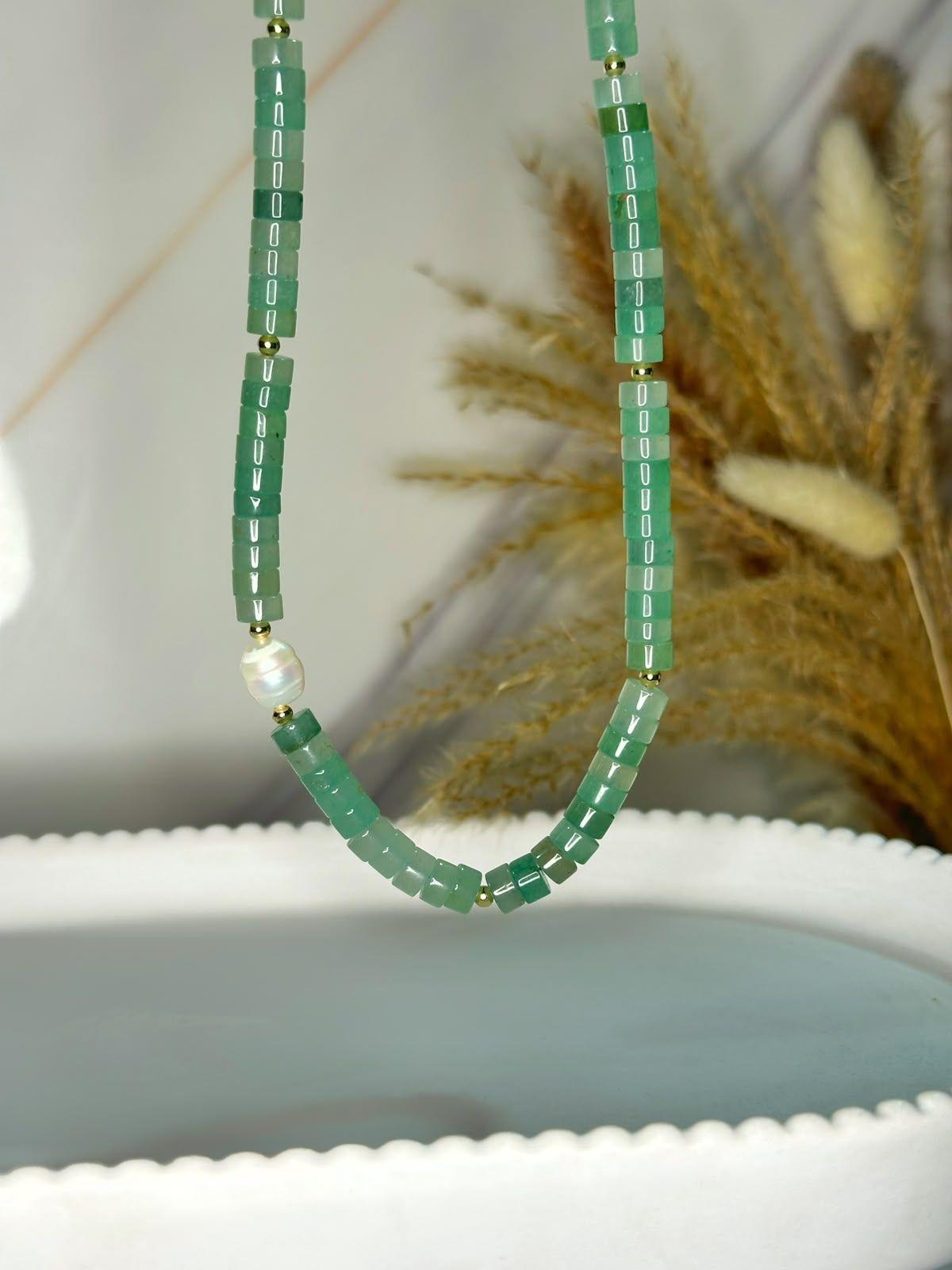 Collar Jade Verde Completo Delicado para Mujer Baño de Oro 18K-1