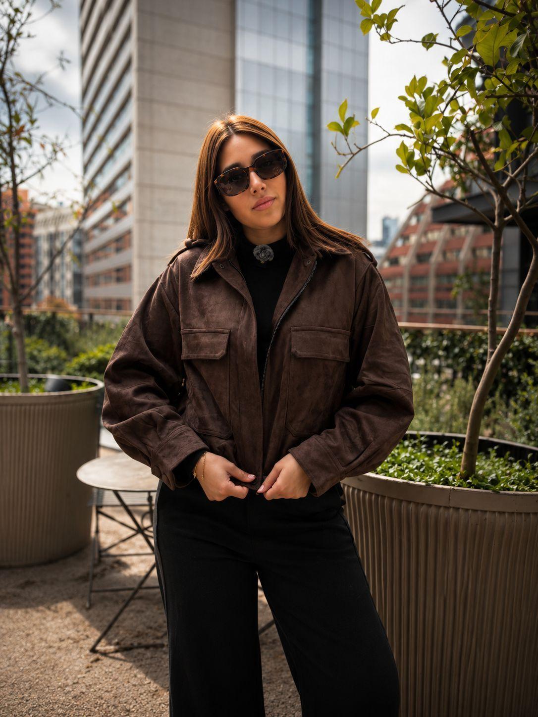 Chaqueta gamuza color chocolate-0