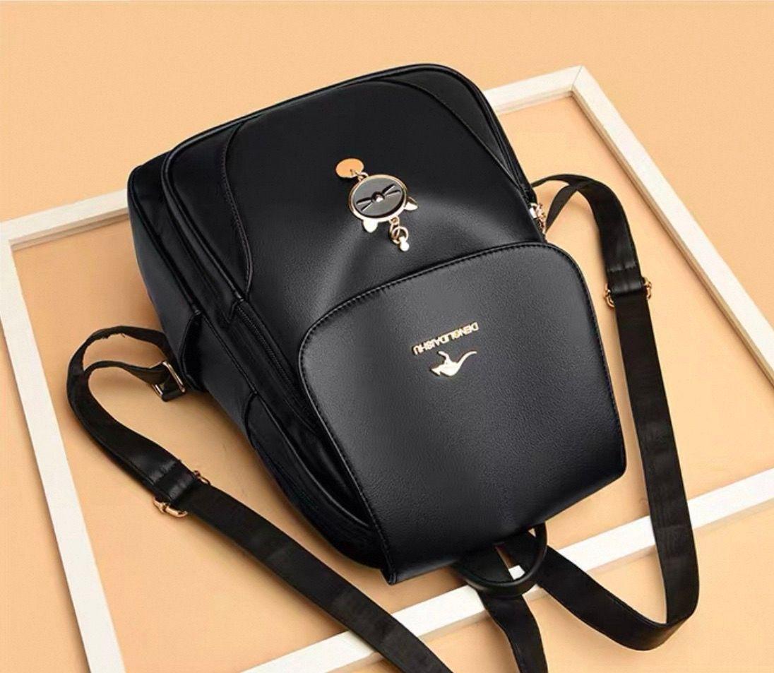 Mochila Urbana Cuero Mujer 15l Color Negro Serie CAT-3