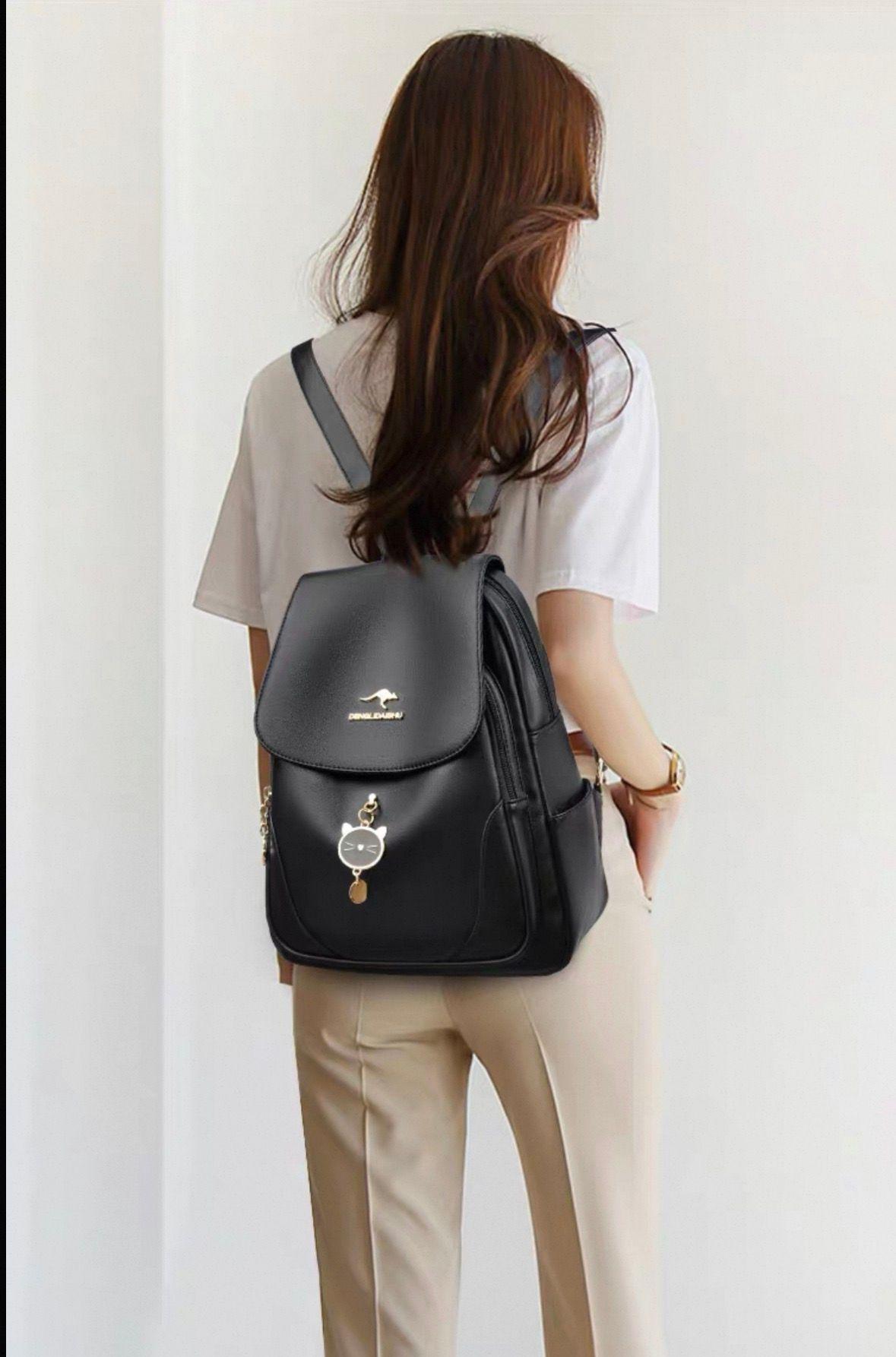 Mochila Urbana Cuero Mujer 15l Color Negro Serie CAT-6