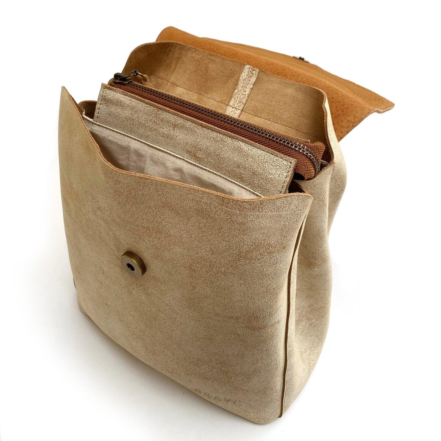 Mochila de cuero modelo ELENA Off White-2