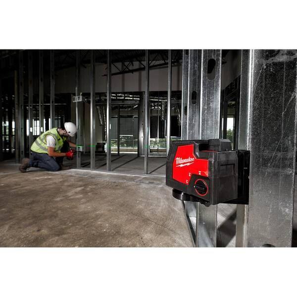 NIVEL LASER VERDE CRUZ MILWAUKEE 30 METROS CARGA USB 3521-21-1