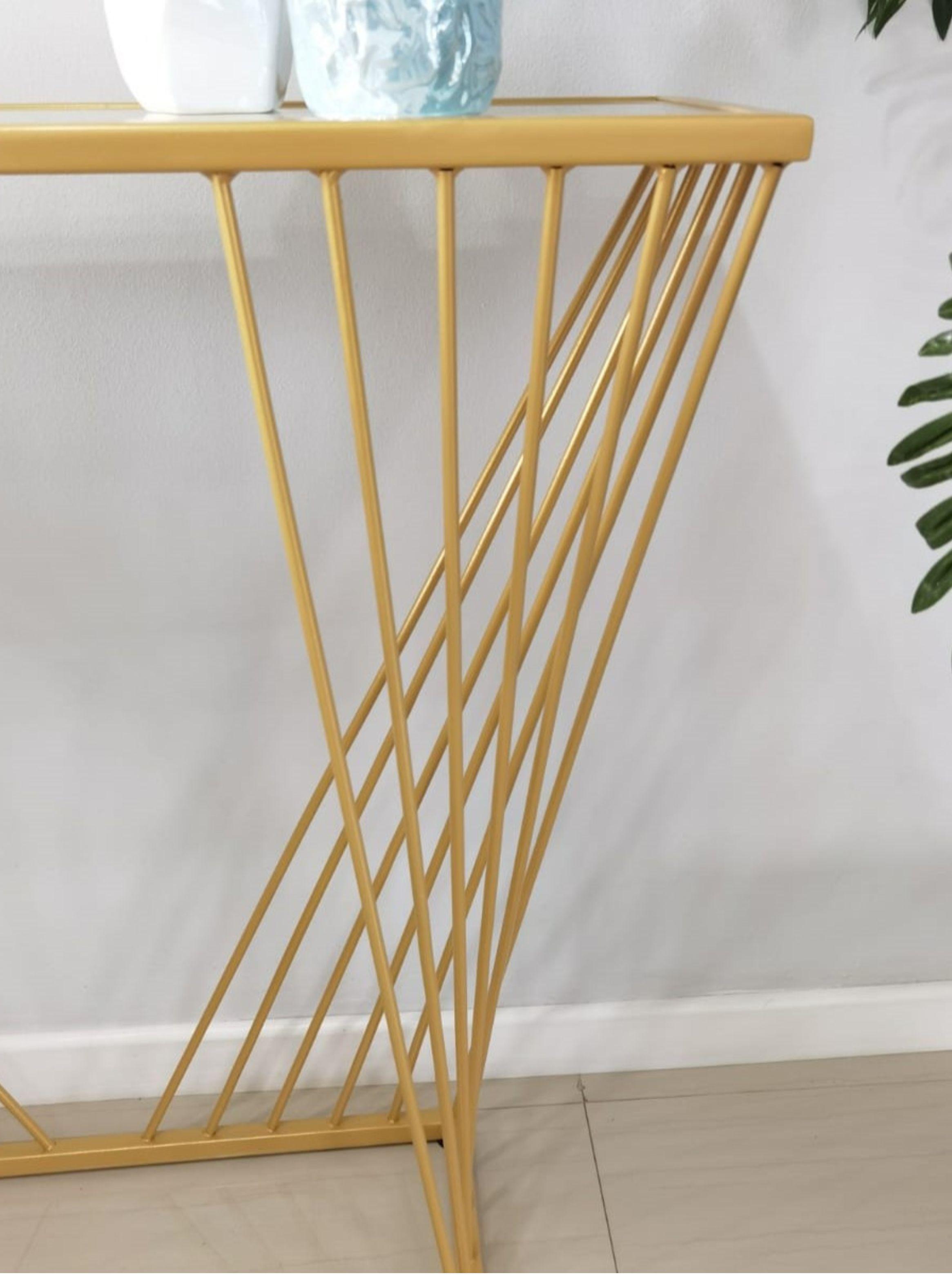 Mesa de Arrimo Eva — Elegancia dorada con cubierta de vidrio de 5 mm-2