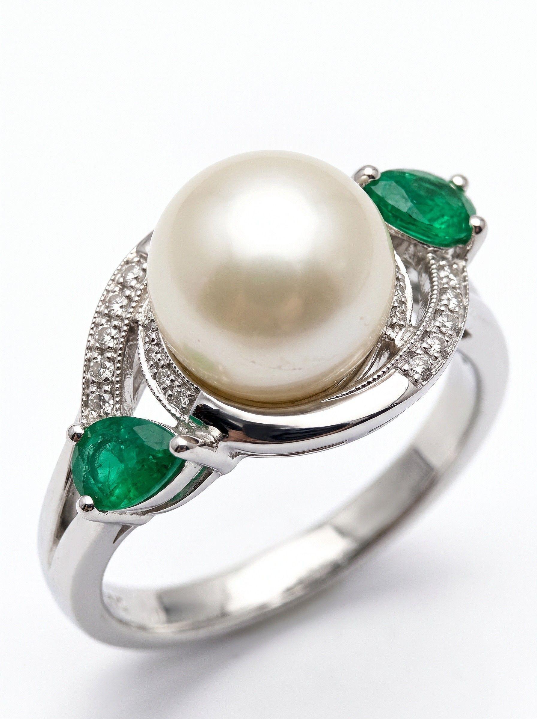 ACCESORIO DE JOYERIA ANILLO DE PLATA RODINADA CON DOS ESMERALDAS Y PERLA-3