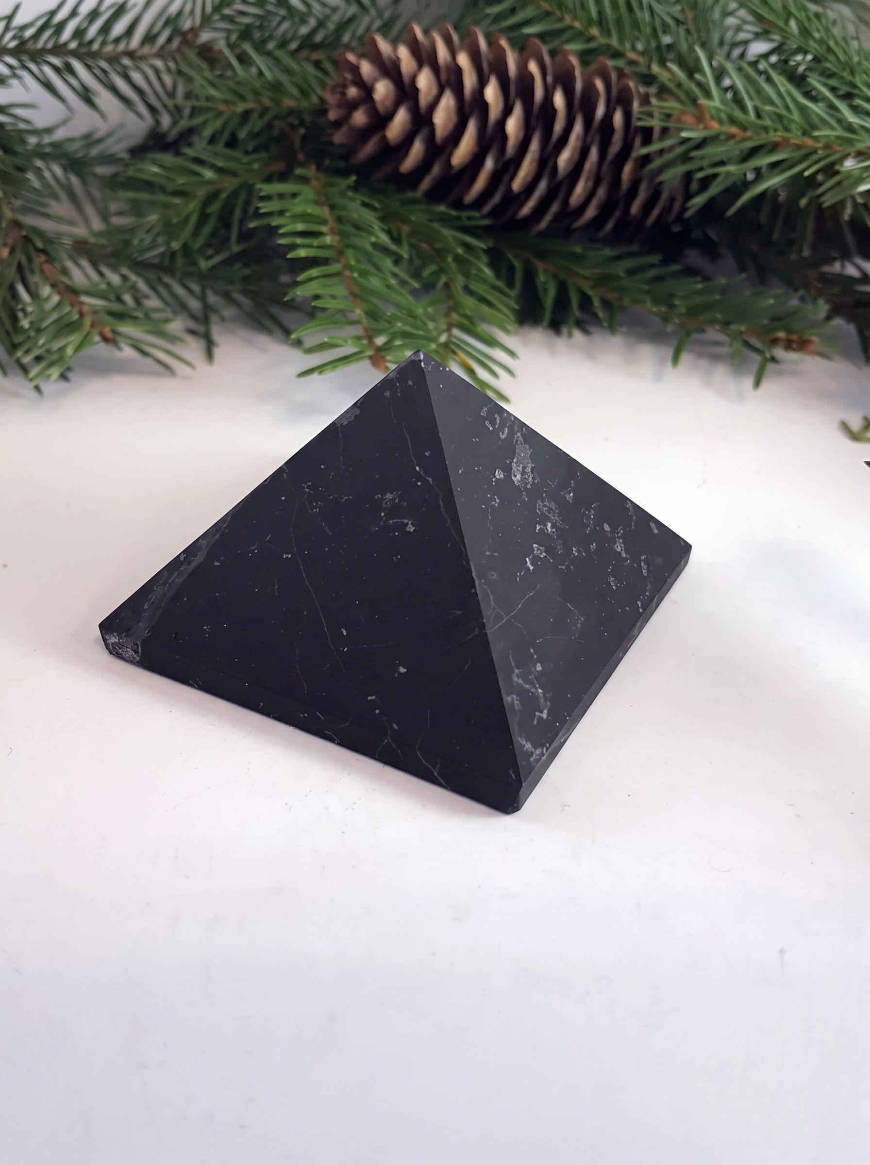 DECORACION O COLECCION PIRAMIDE DE SHUNGITA 30 MM-1