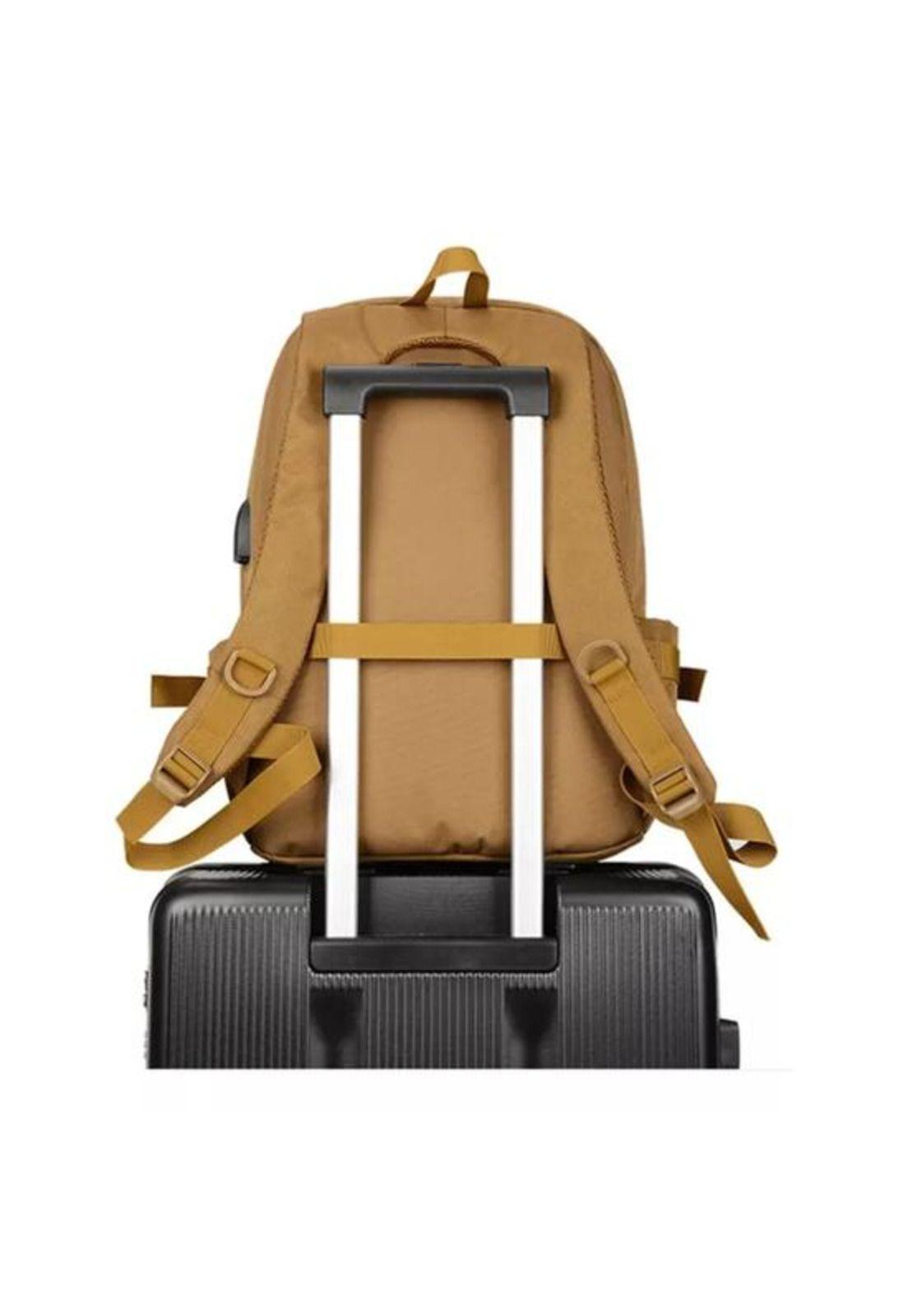 Mochila 35L impermeable con entrada USB color café-2