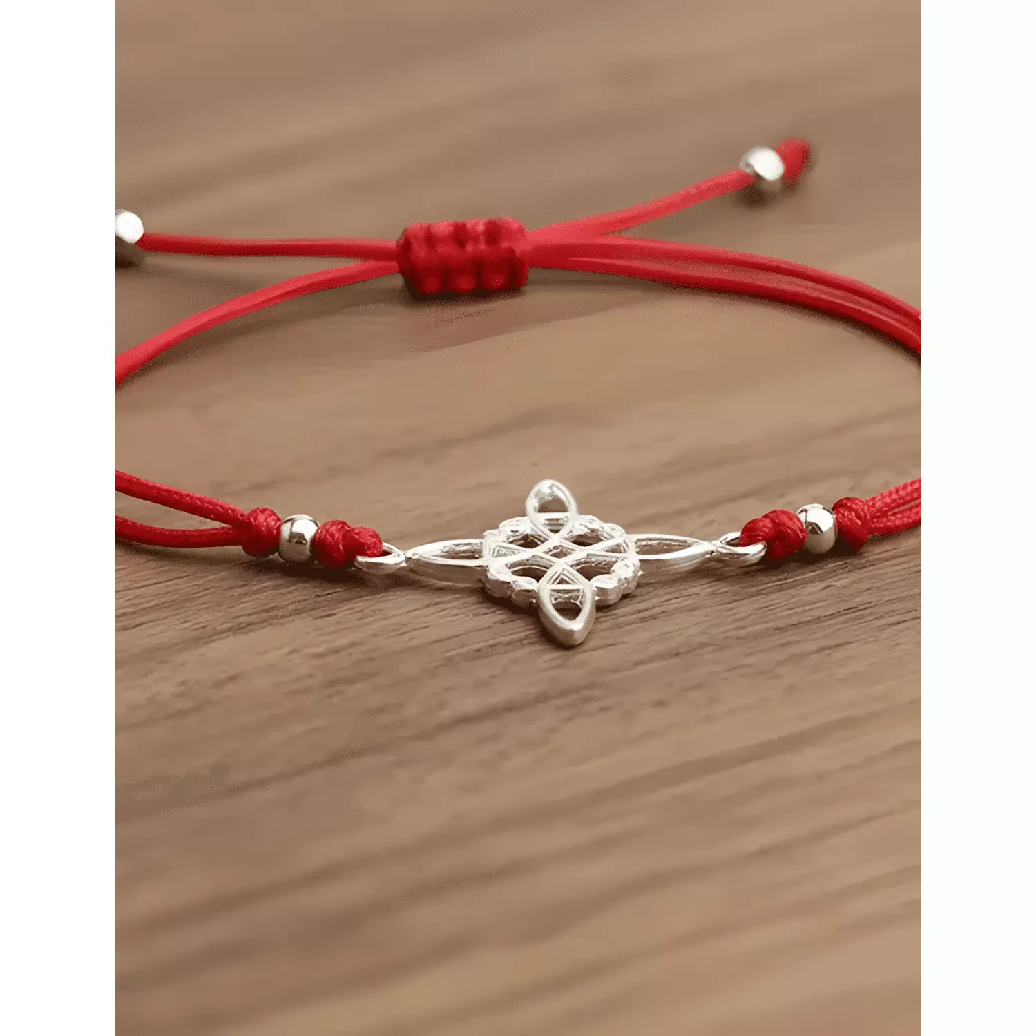 Pulsera nudo de brujas hilo plata fina proteccion Rojo-4
