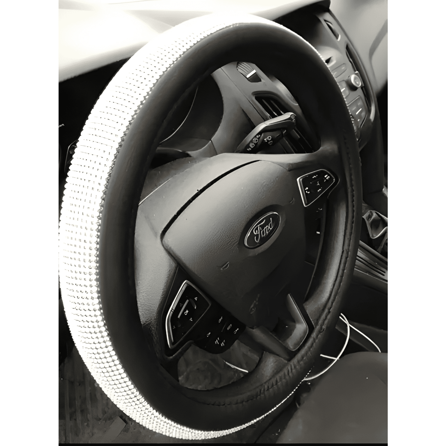 Funda Cubre Volante con Brillos Tipo Diamante Auto/ Camionet-1