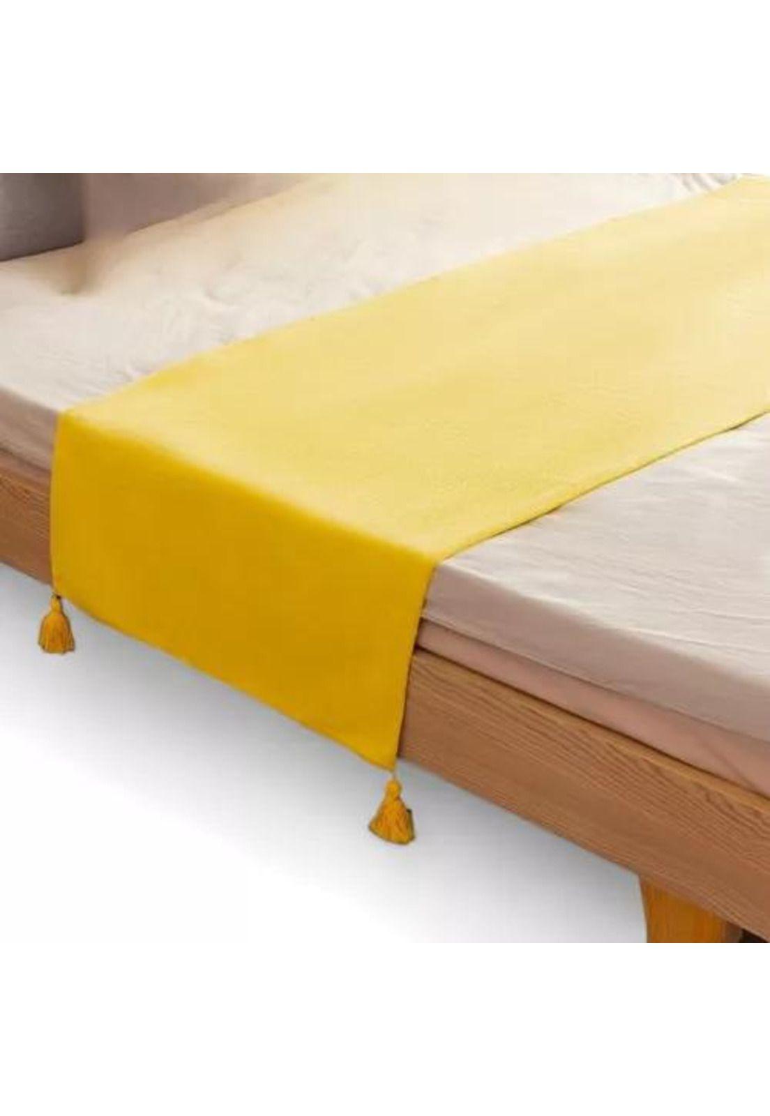 Piecera para cama 2 plaza - king en lino pompones 70x210 cm color amarillo-1