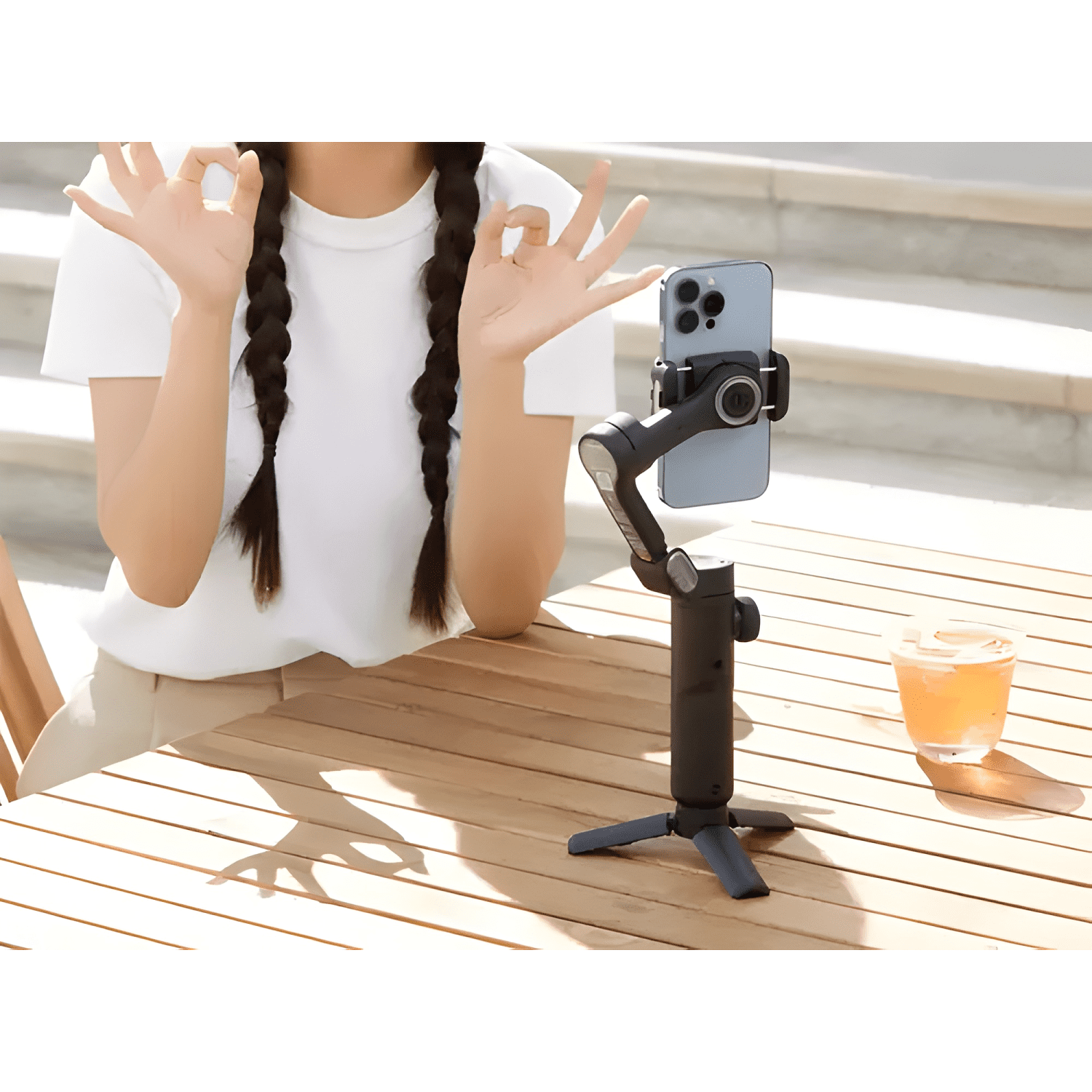 Estabilizador Gimbal Para Iphone Y Android 3ejes Color Negro-2