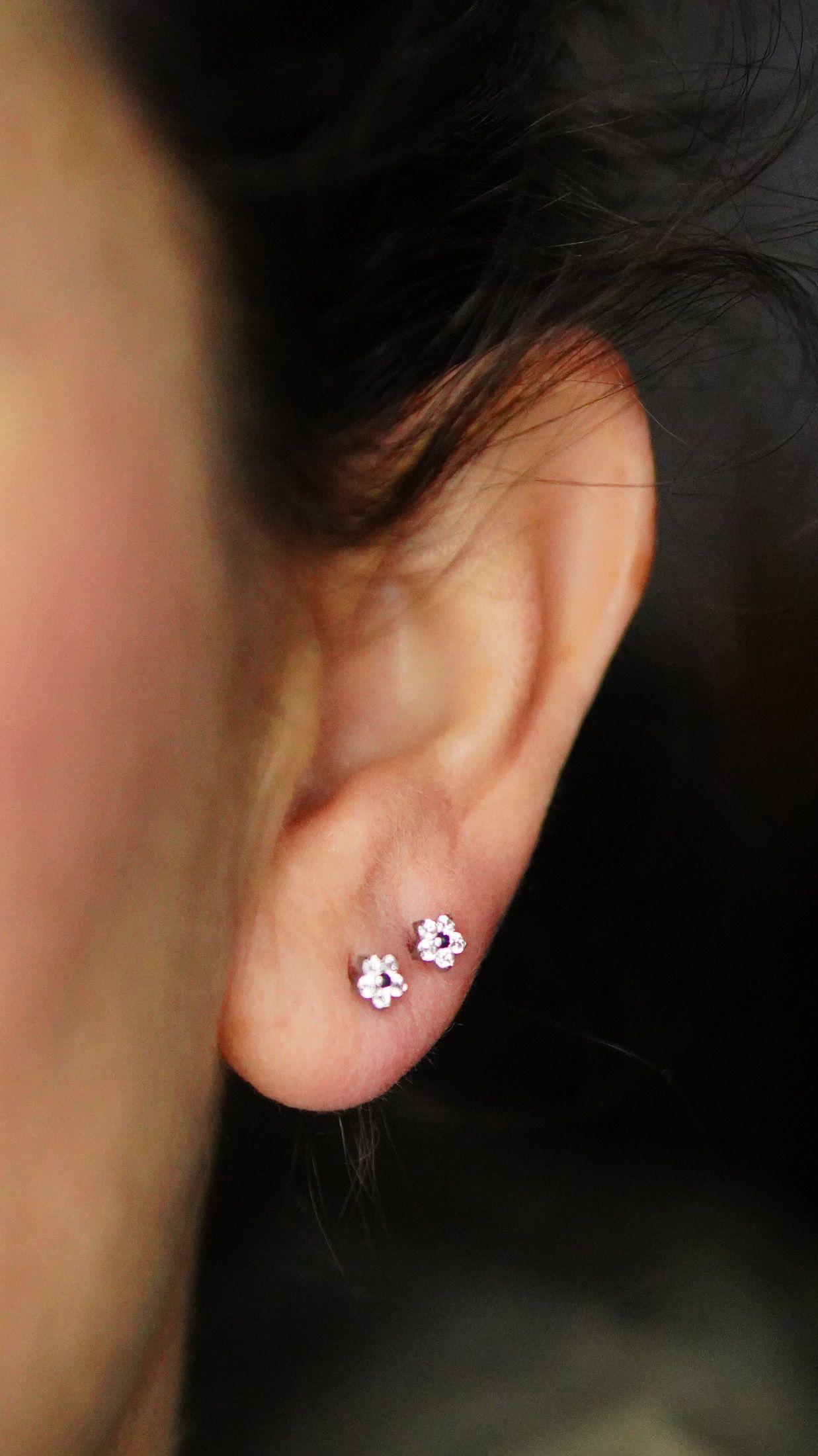 Aros flor titanio zirconia ASTM F136 G26 dorados-5