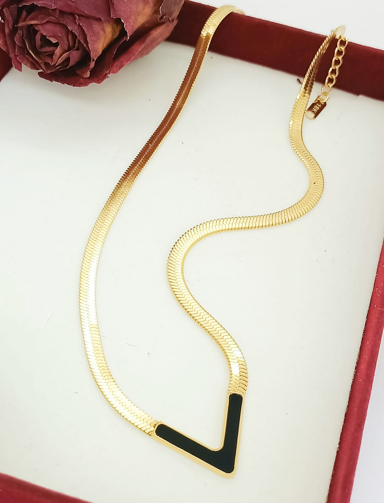 Colgante Forma V Gargantilla Acero Minimalista enchapado Oro 18kl-4