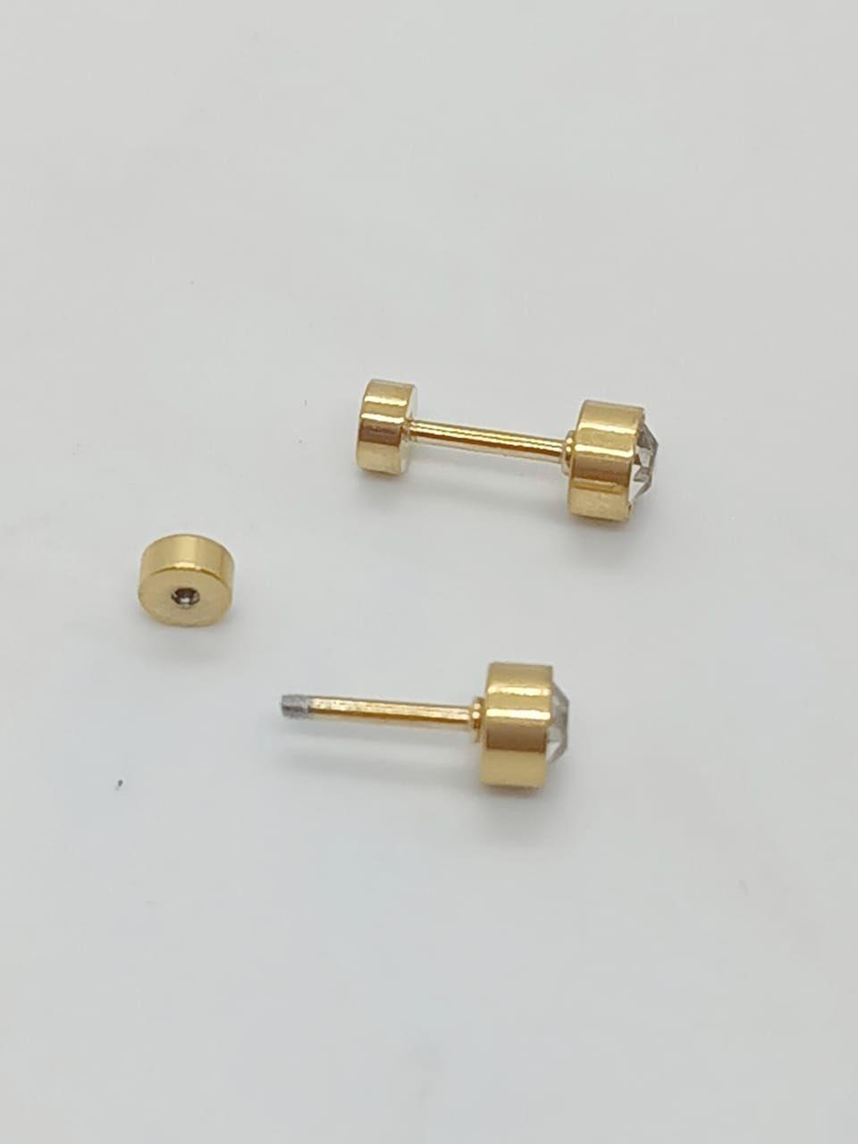 Punto de luz hipoalergénicos chapados en oro 7mm-1