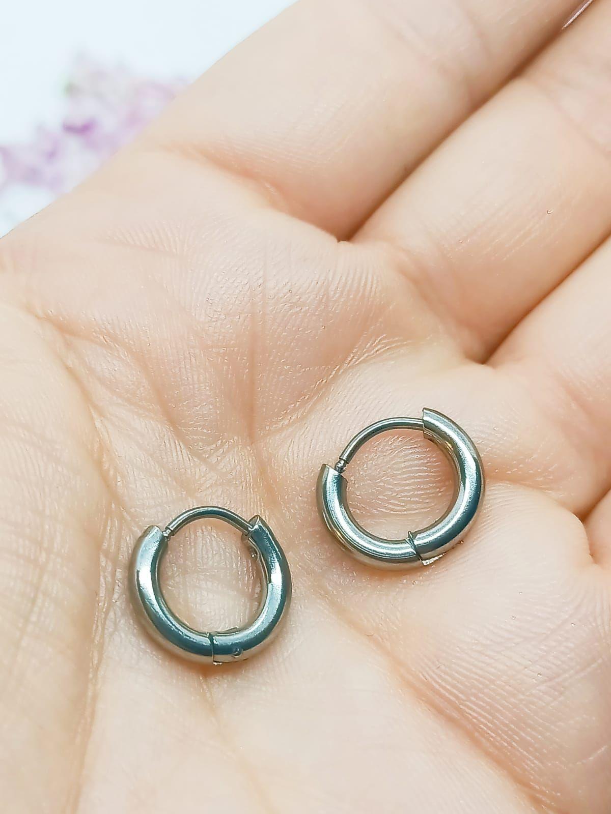Argollas Huggies hipoalergénico 13mm plateadas-4