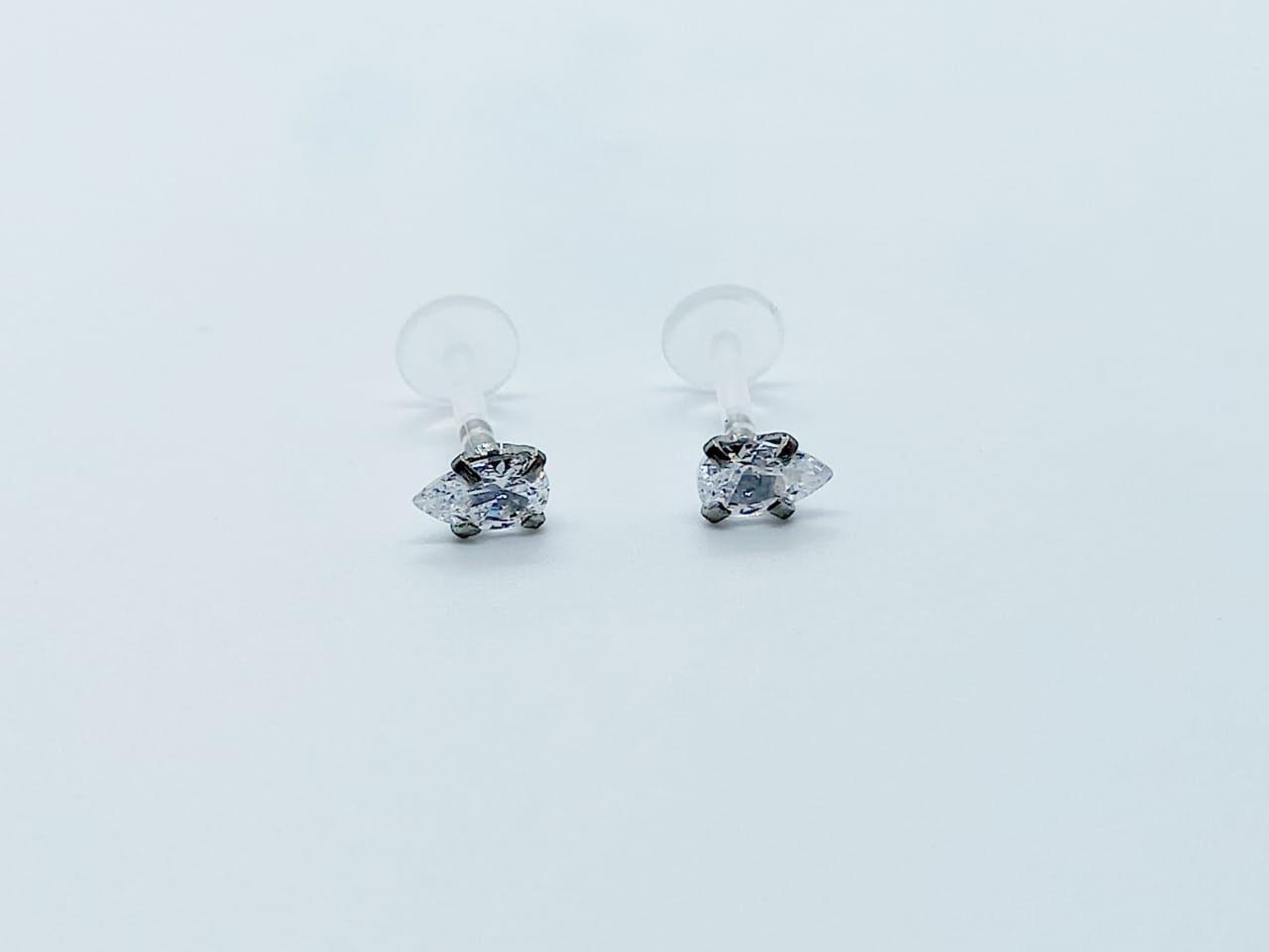 Piercing labret monroe forma gota cartílago nariz boca oreja-1