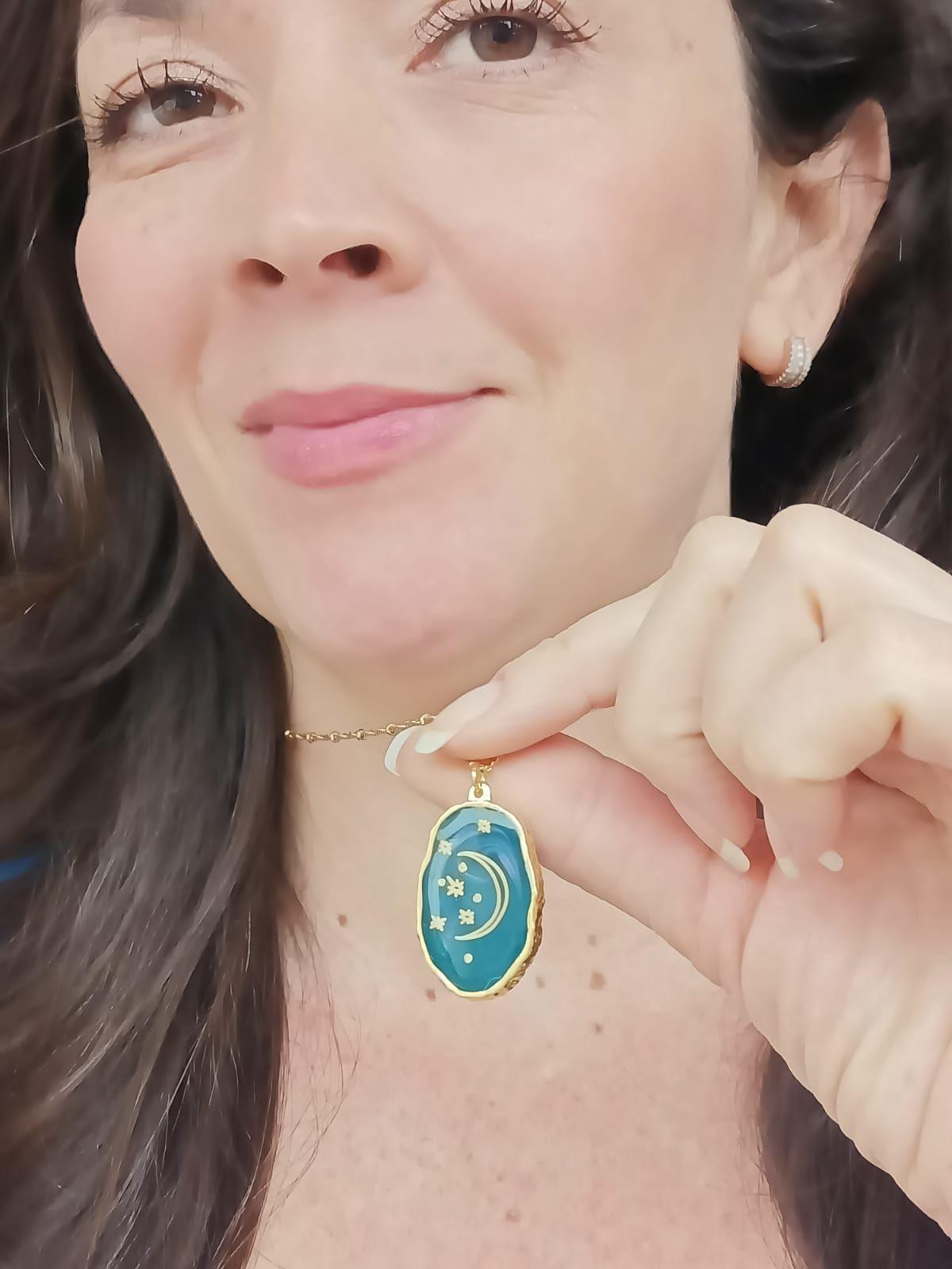 Colgante Luna Y Estrellas Resina Azul Chapado En Oro 18k-2