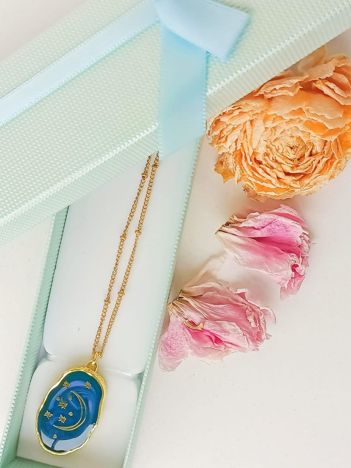Colgante Luna Y Estrellas Resina Azul Chapado En Oro 18k-7