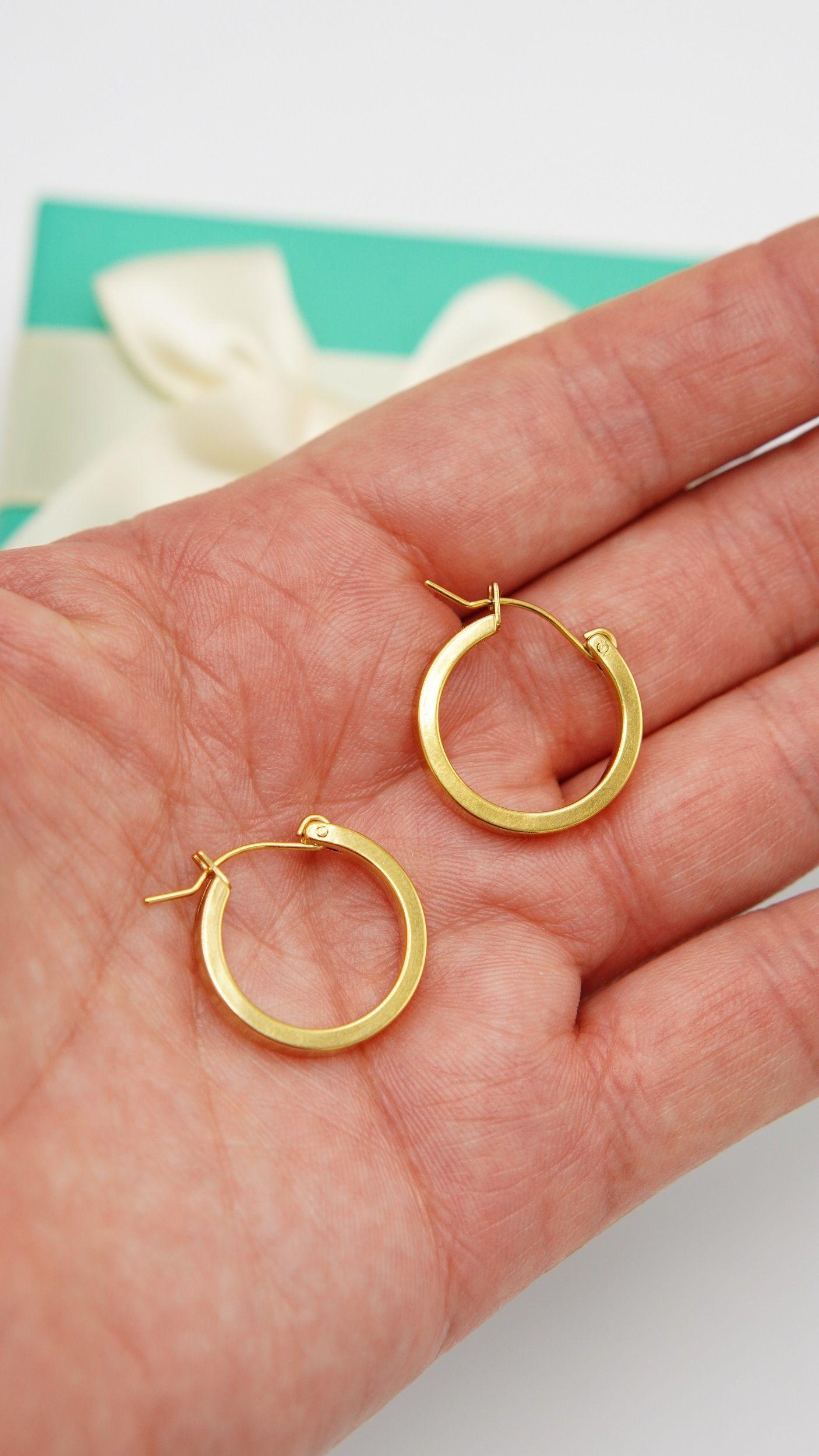 Argollas lisas minimalistas elegantes chapadas en oro 18k-4