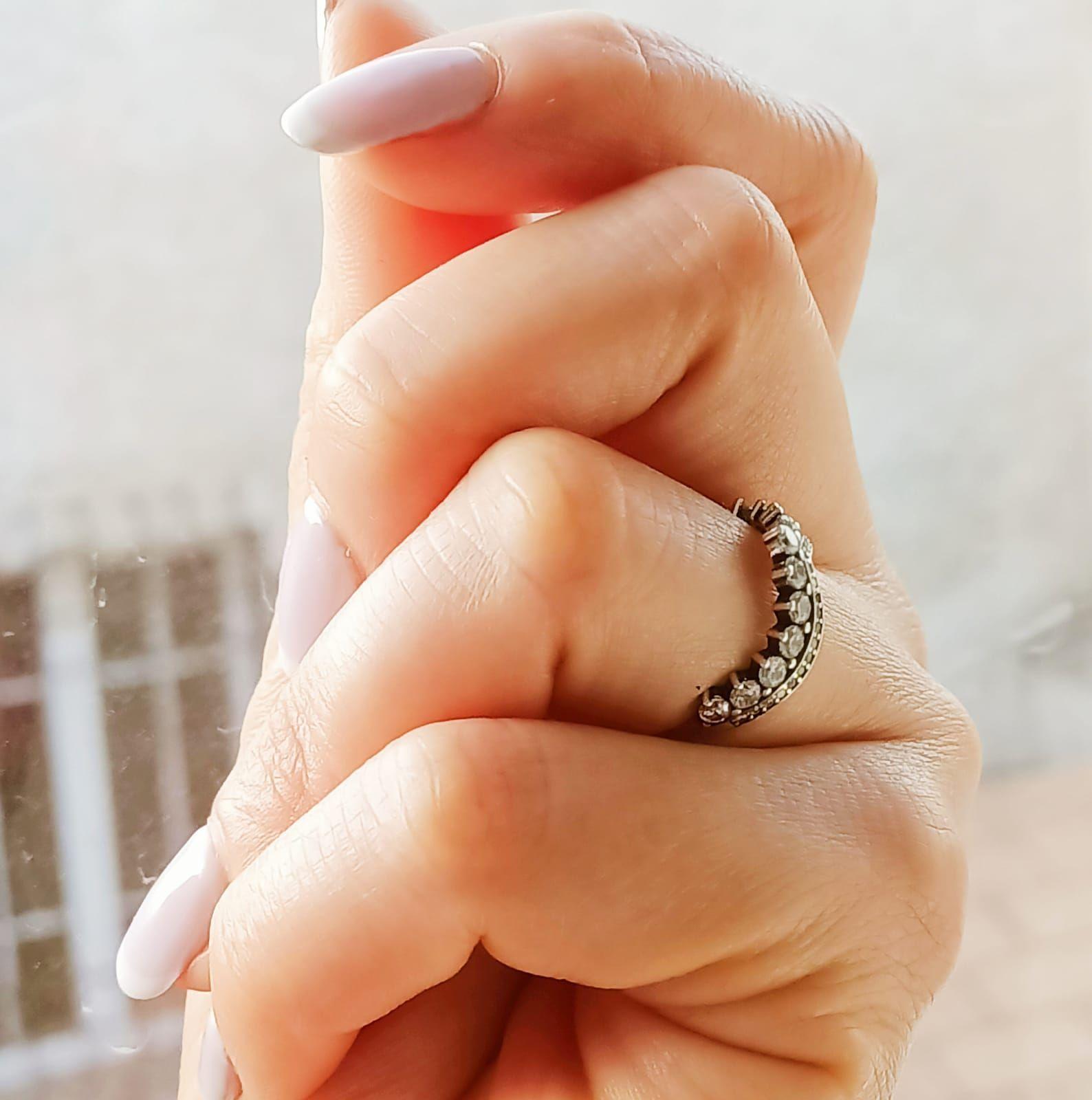 Anillo forma de Corona decorado con circonios Plata fina ley S925 talla 7-2