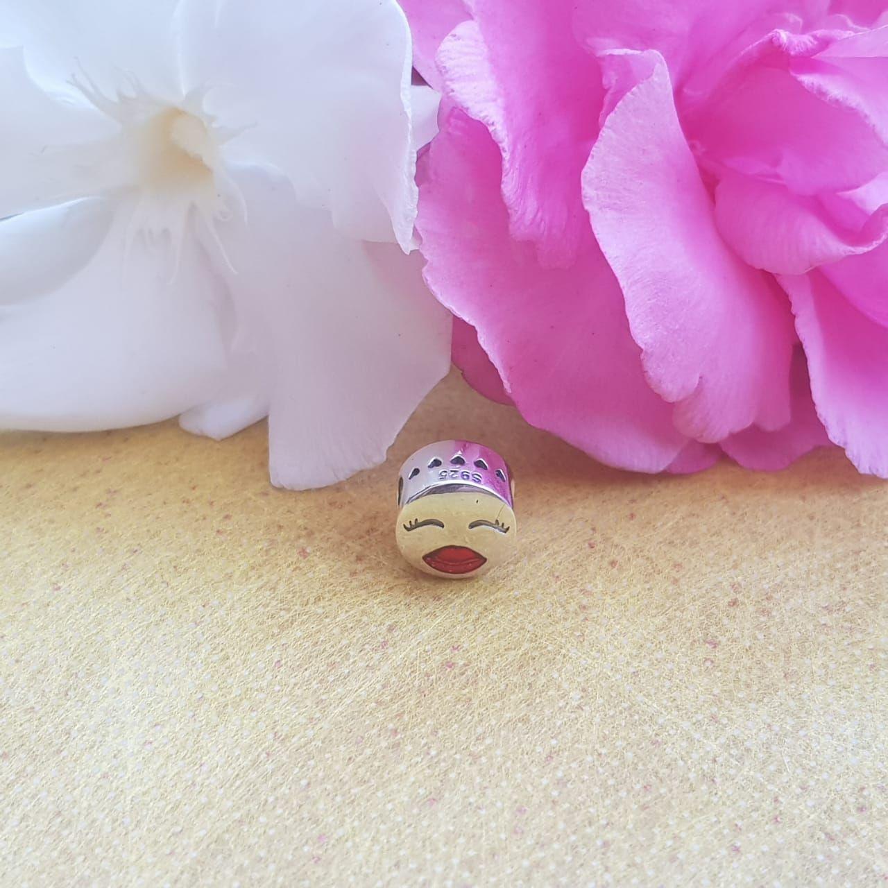 Charm dije abalorio carita ojitos cerrados boca roja plata 925 estilo pandora-3