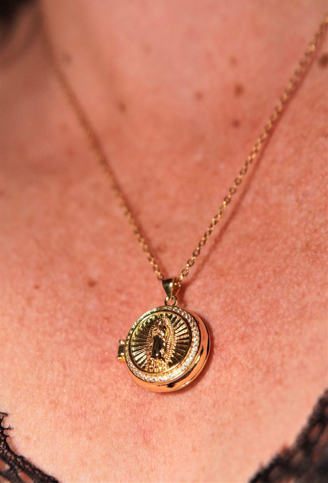 Relicario virgen Maria zirconias chapado en oro 18k-2