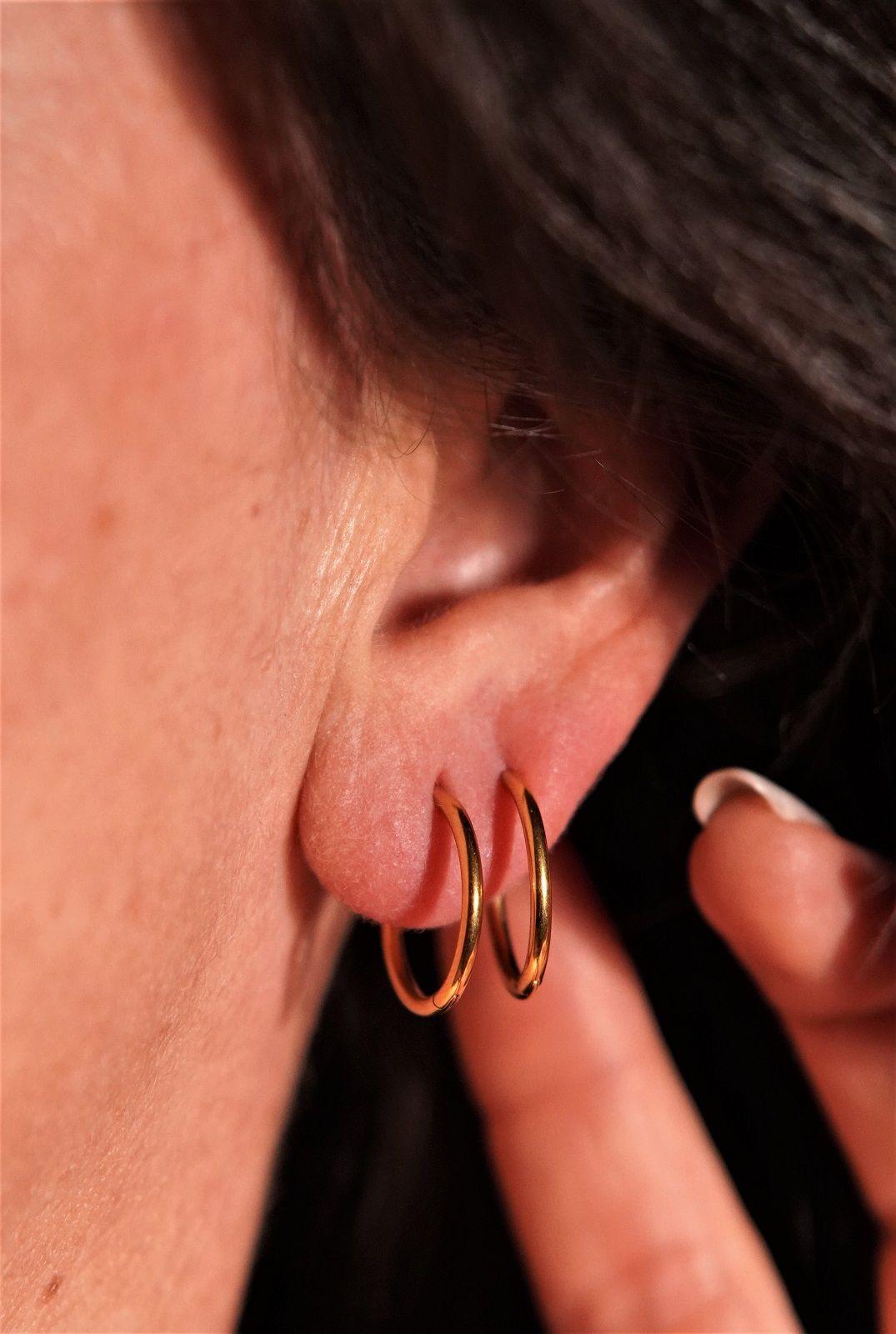 Argollas lisas minimalistas 14mm chapadas en oro 18k titanio ASTM F136-2