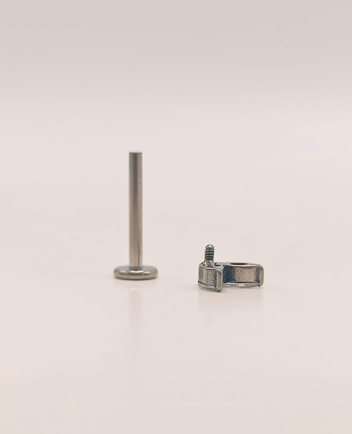 Piercing Labret Tragus F136 G23 Acero Titanio Hoja Circonio-5