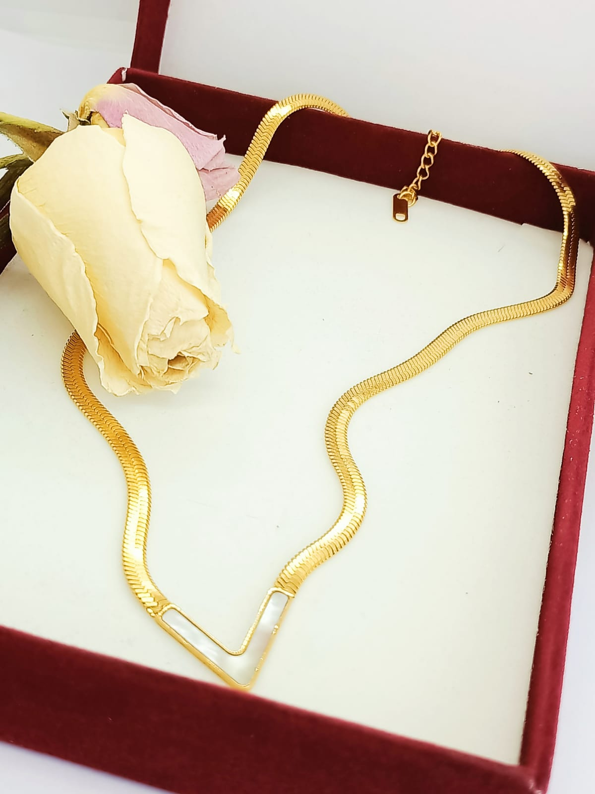 Colgante Forma V Gargantilla Acero Minimalista enchapado Oro 18kl-4