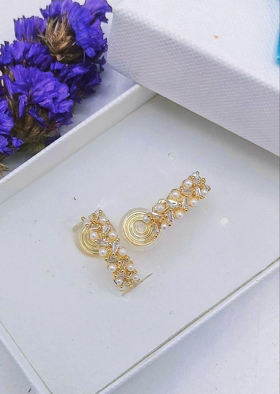 Aros Sin Perforación Argolla Huggies Perlas Zirconia Chapada en oro 18kl-2