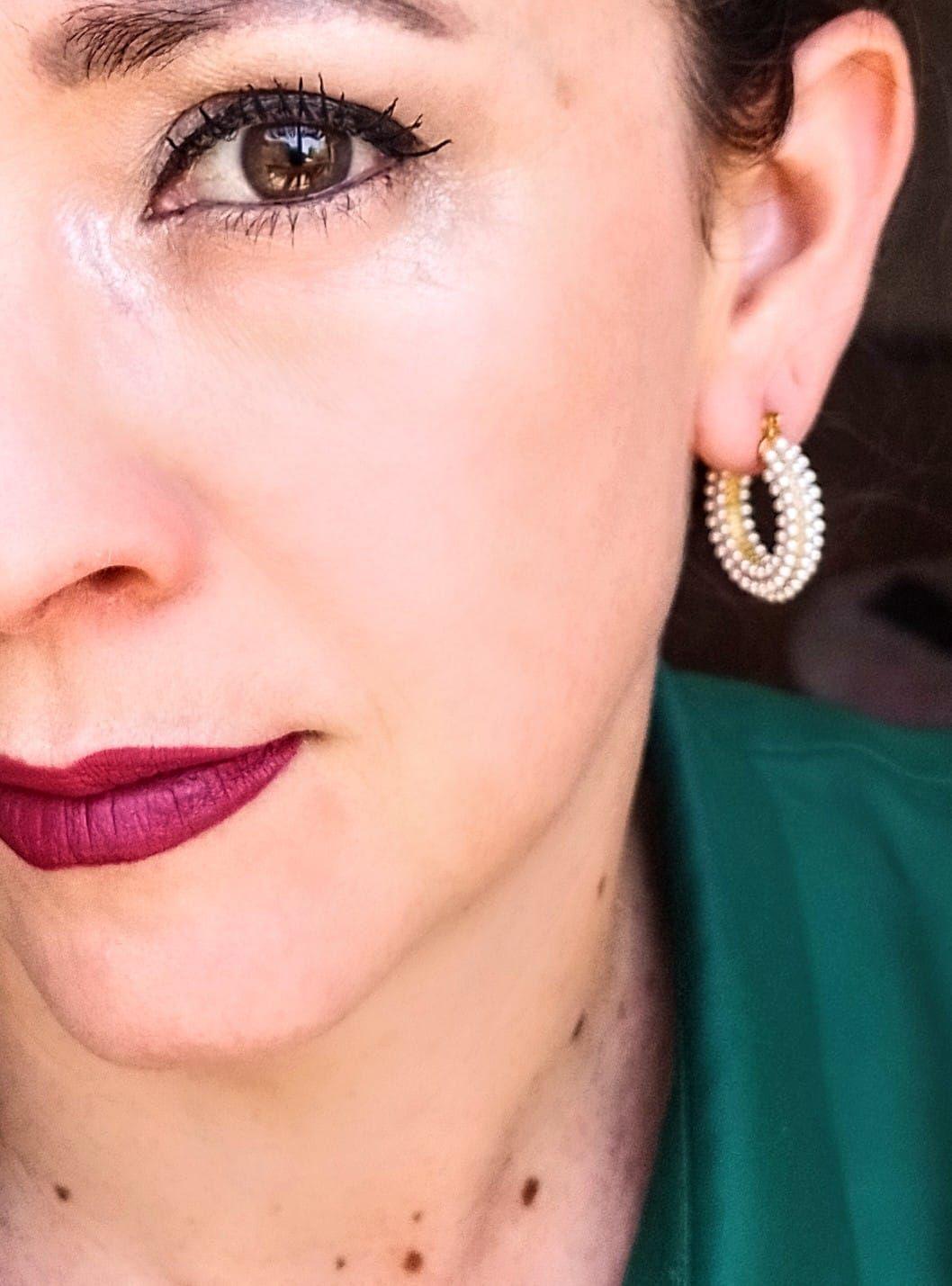 Aretes argollas bote largas con perlas chapadas en oro 18k joyeria fina-3