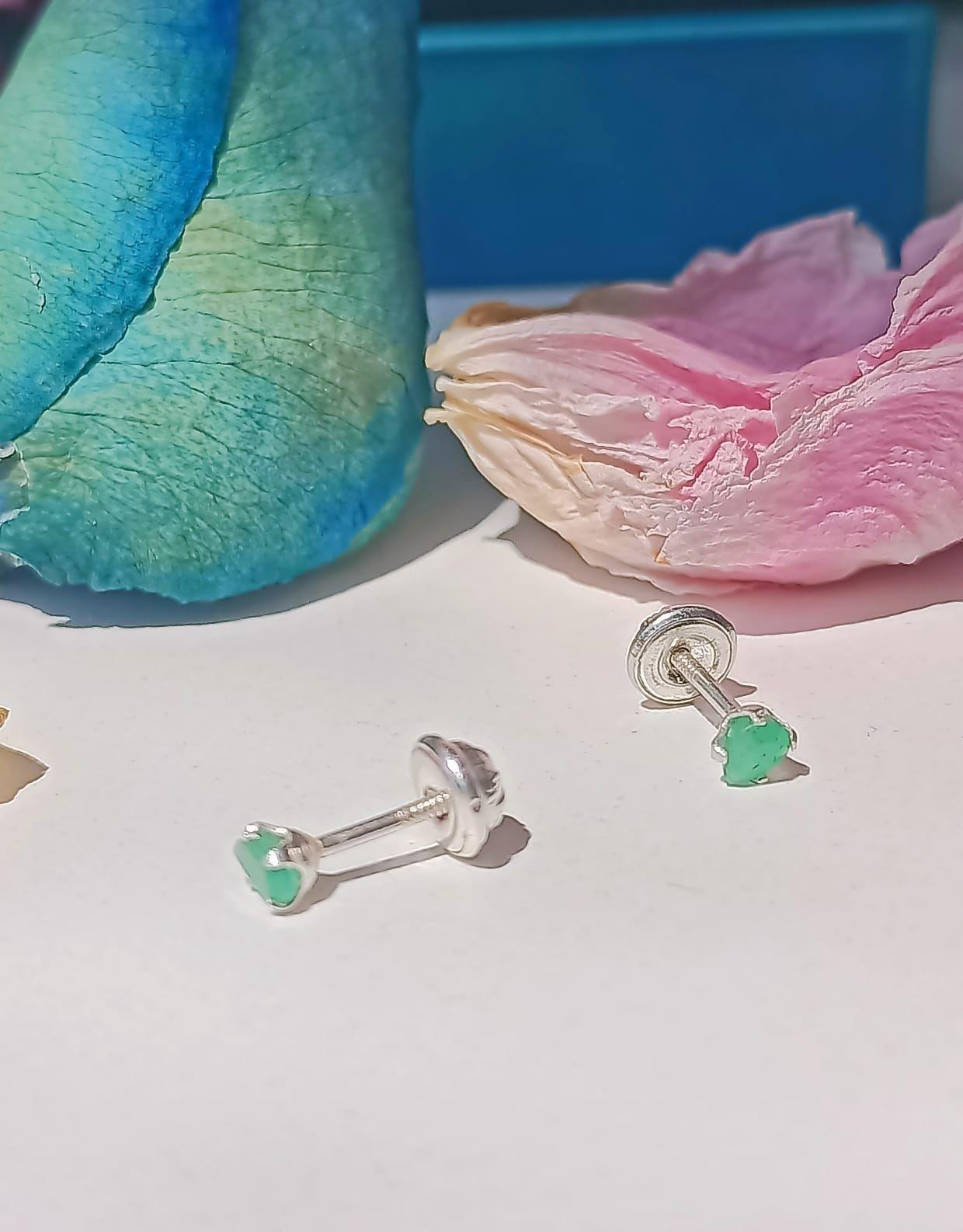 Aros abridores de tuerca en plata fina ley S925 con Esmeralda natural genuina 3mm-4