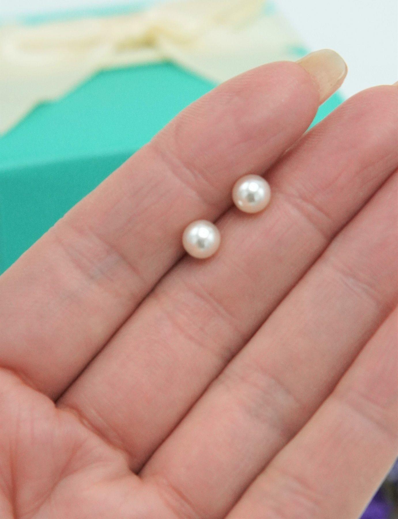 Aros Sascha perla 6mm titanio G23 ASTM F136 20G-4