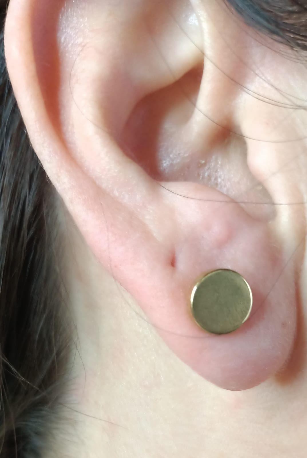Aros Redondos 8mm Barbell Moda Punk Rock Chapados En Oro 18k-2
