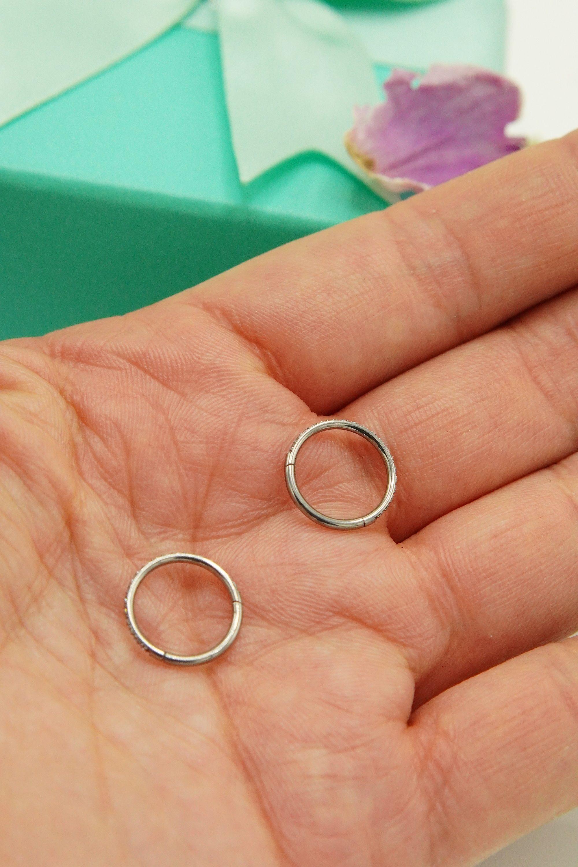 Argollas Huggies 10mm 16g Titanio F136 Zirconia Plateadas-3