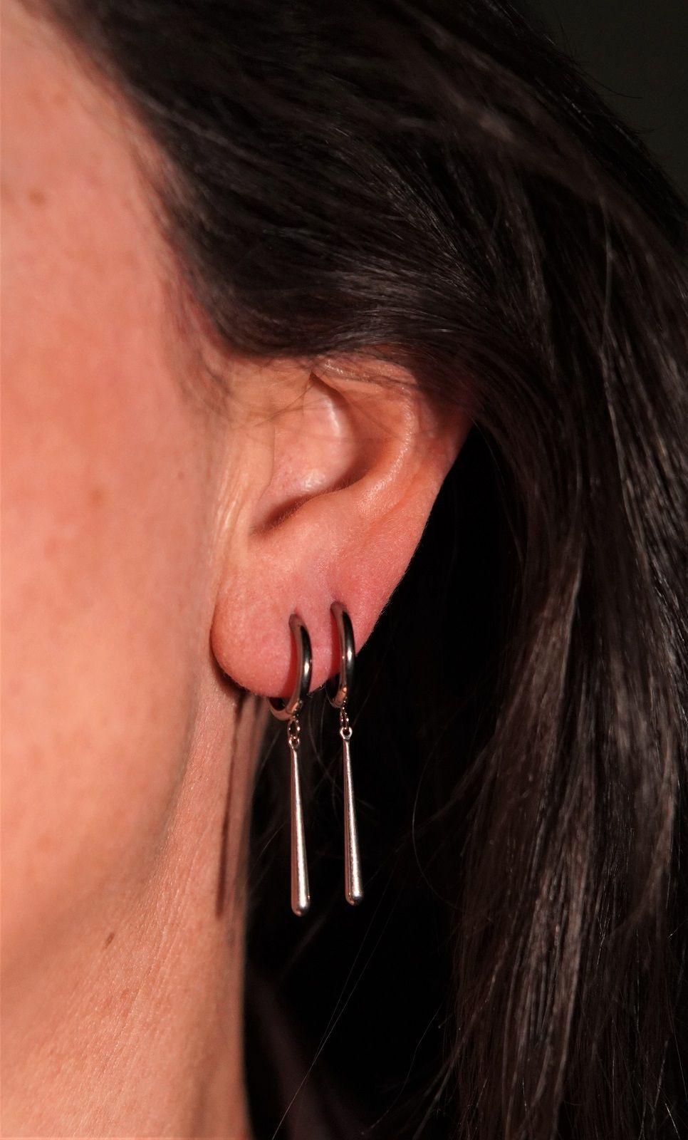 Argollas largas plateadas Zora 10mm titanio ASTM F136-2