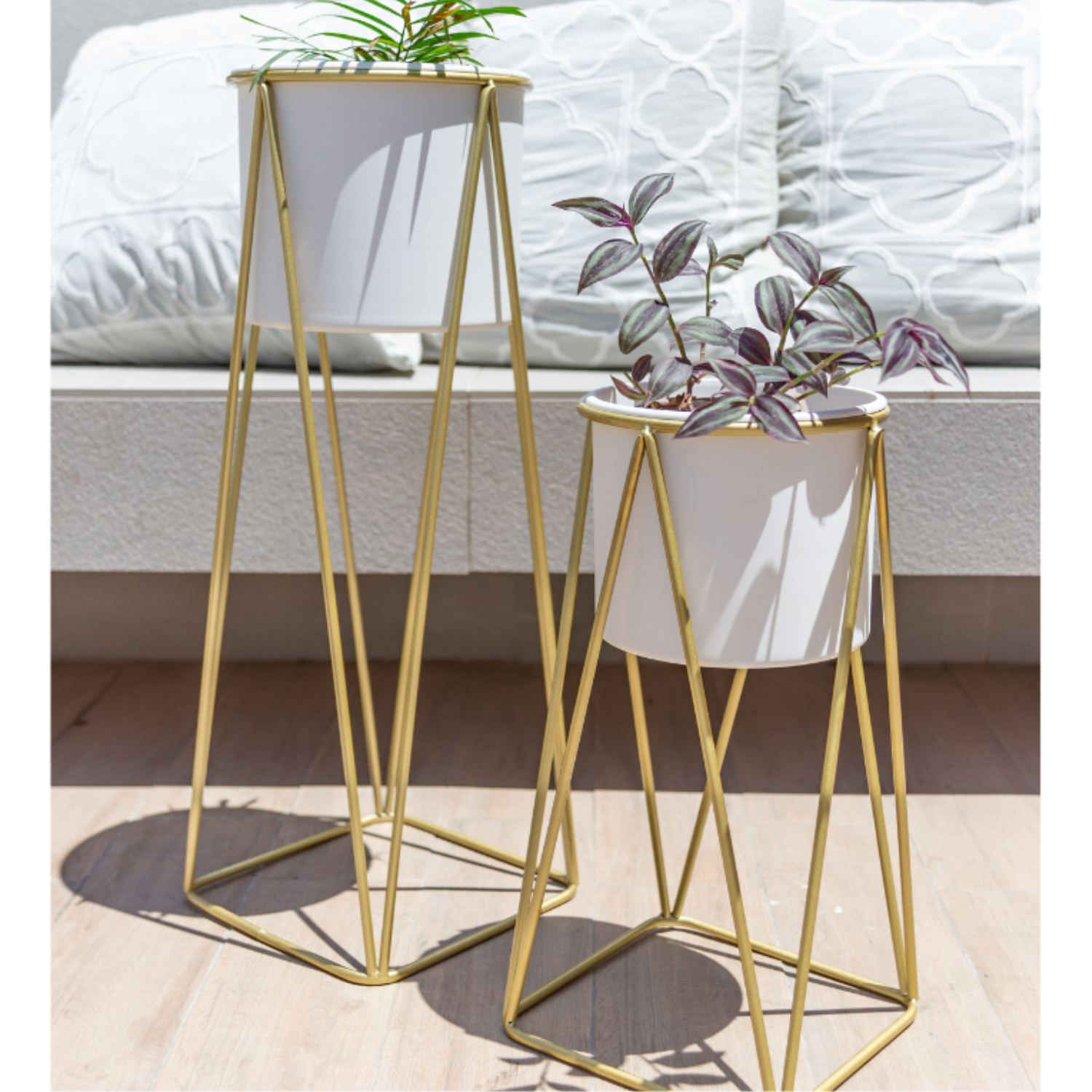 Pedestal Gala dorado con maceta Blanca S-3