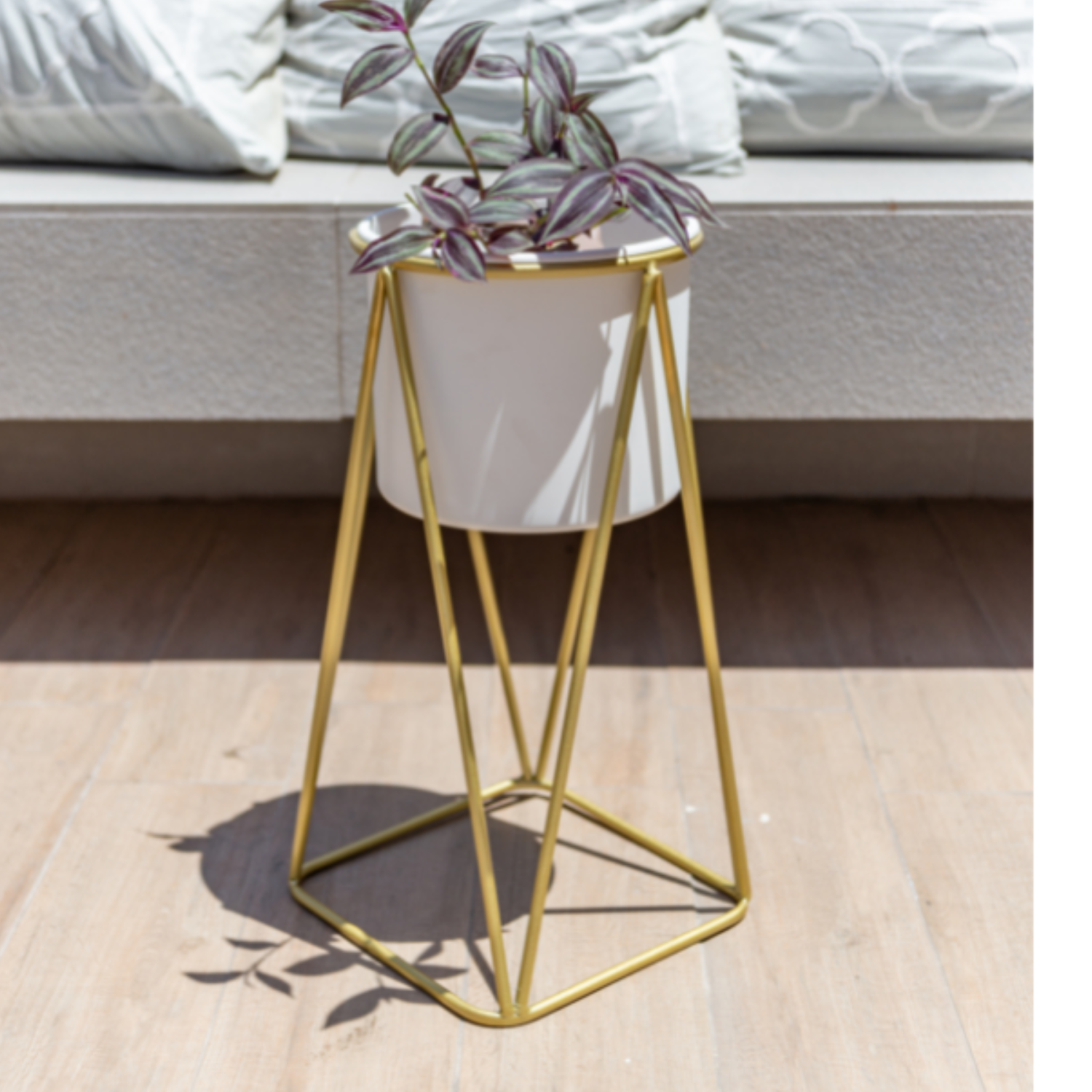 Pedestal Gala dorado con maceta Blanca S-2