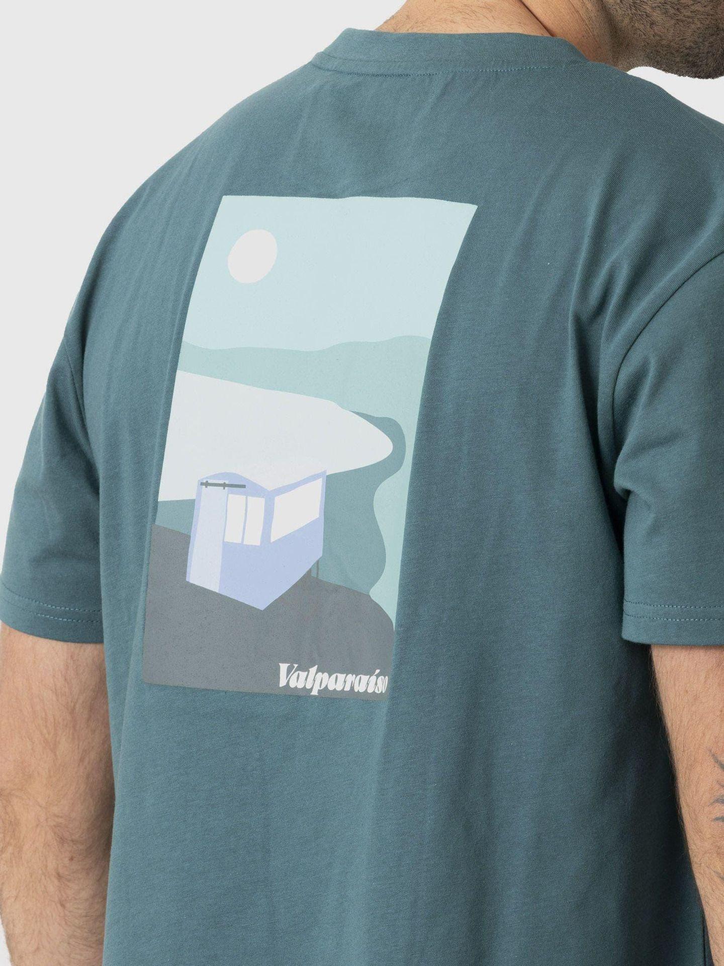 Polera Kivül Hombre Postales Reciclada Verde-4