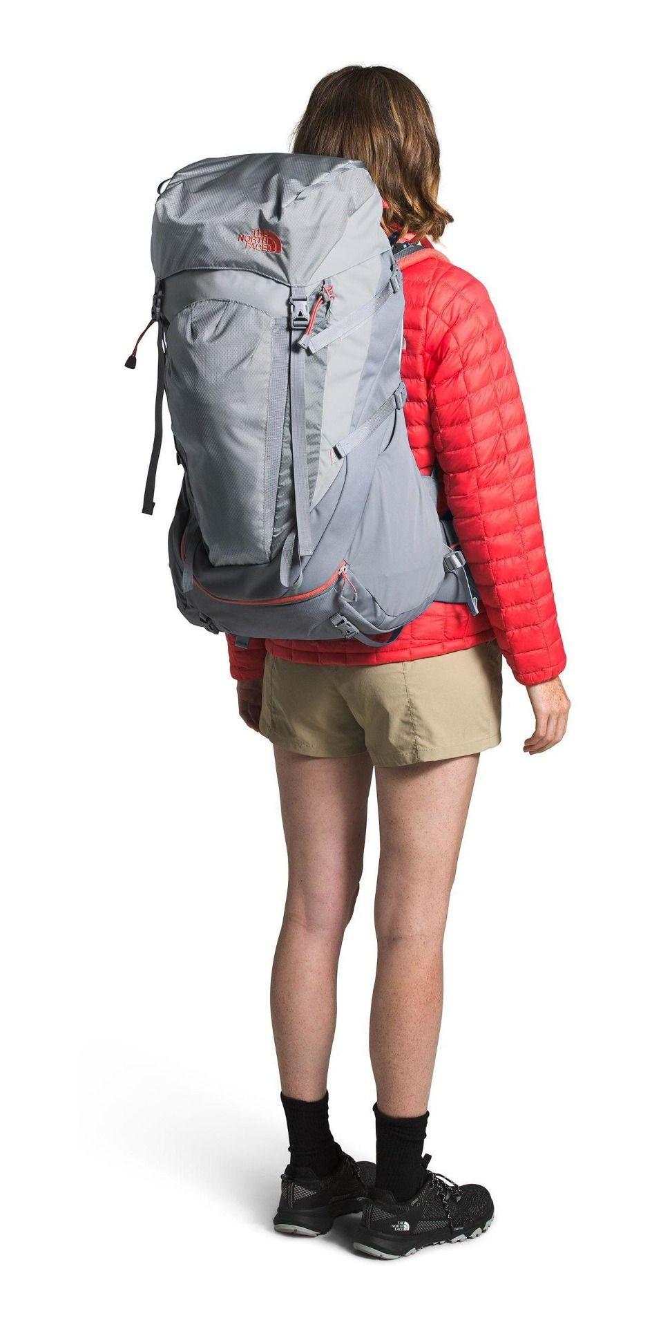 Mochila Mujer Terra 65 Gris The North Face-3