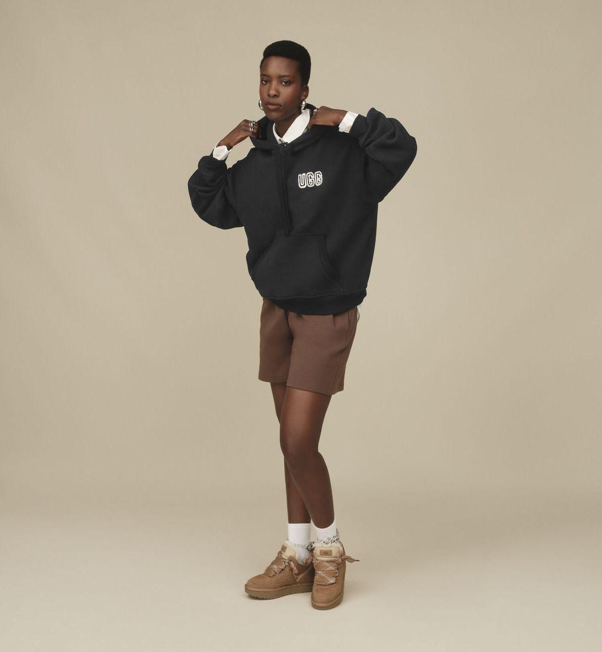 Poleron Ugg Mujer Ugg Logo Hoodie Negro-4