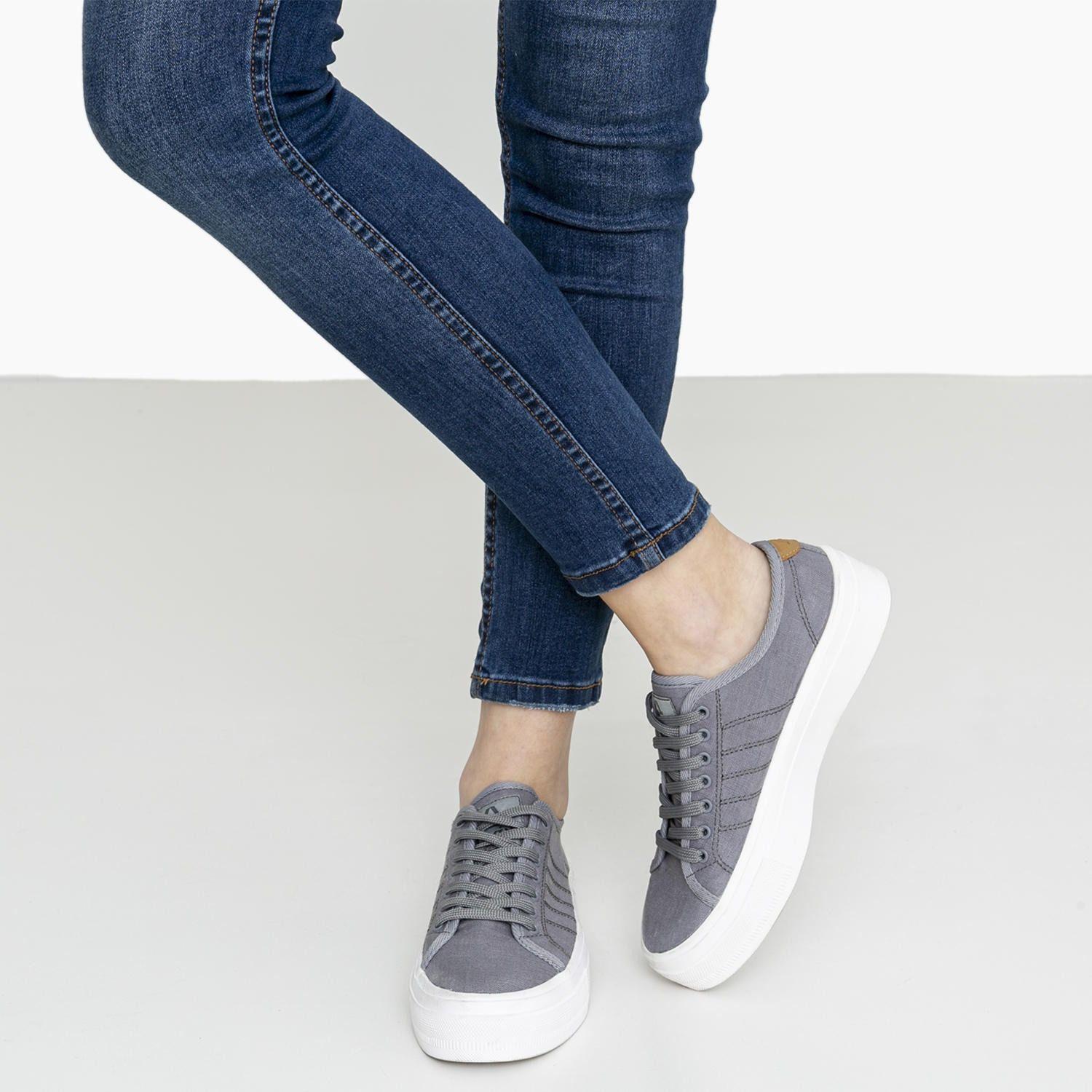 Zapatilla Kivül Mujer Kadar Platform Gris-3