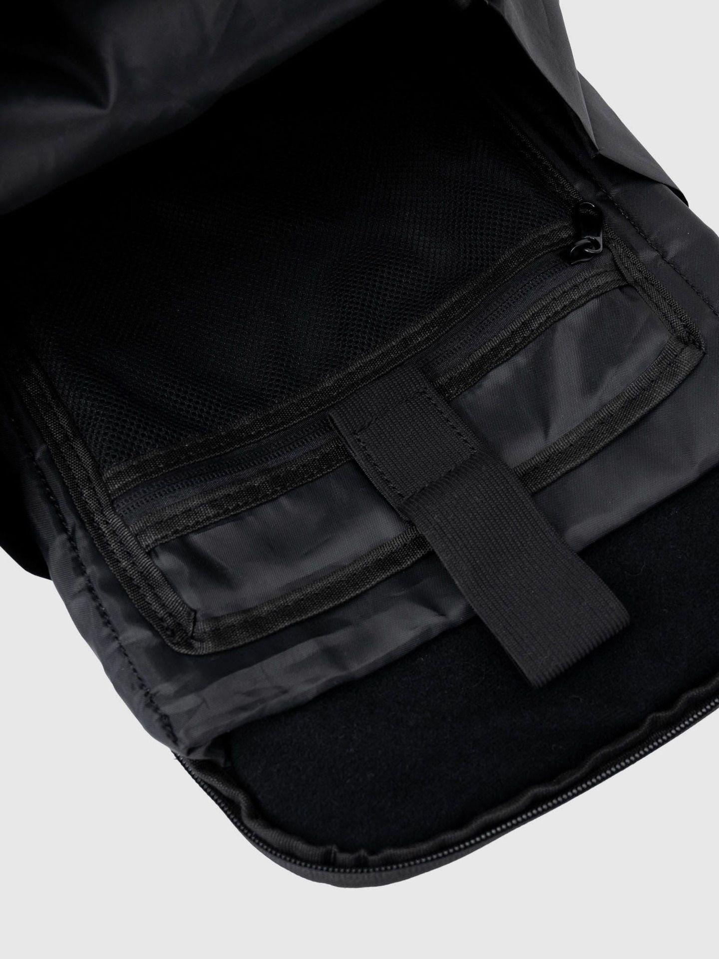 Mochila Kivül Unisex New Essential Negro-3