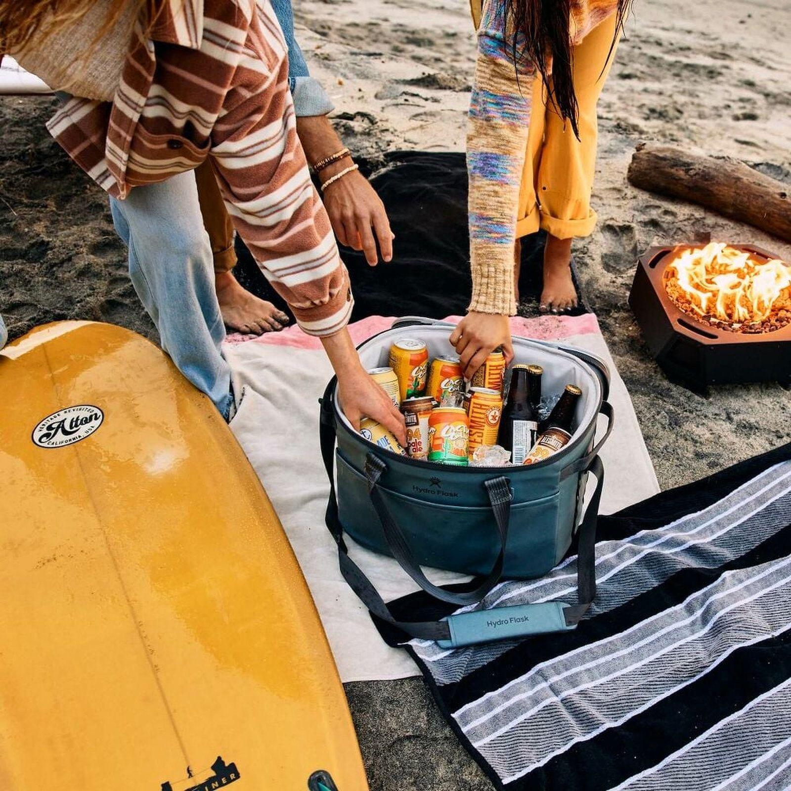 Bolso Hydroflask Carryout Cooler 30L Negro-3