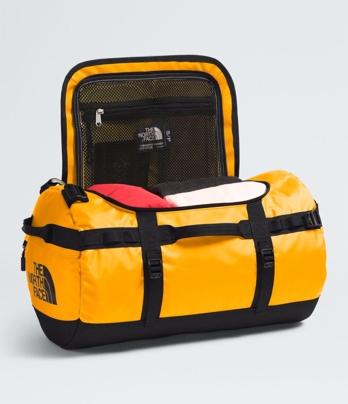 Bolso Base Camp Duffel Amarillo-2